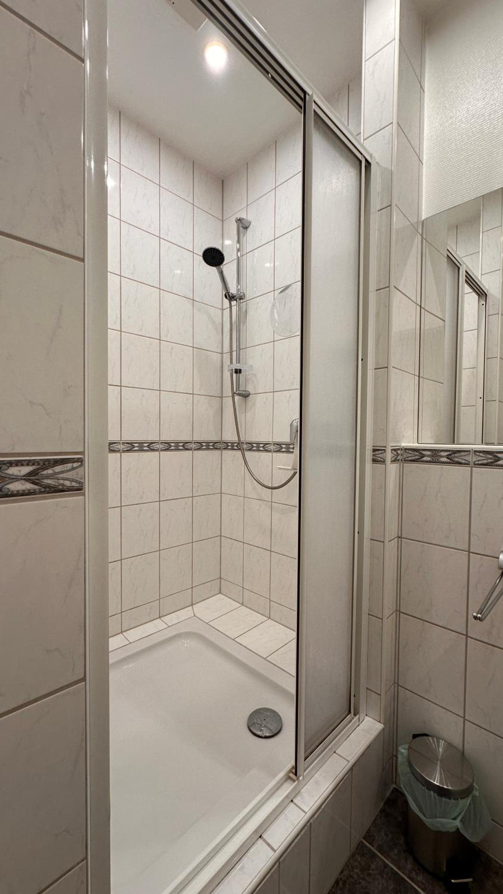 Bellahomes, Aircondition, private Parking, Netflix, Airport 30 Minuten