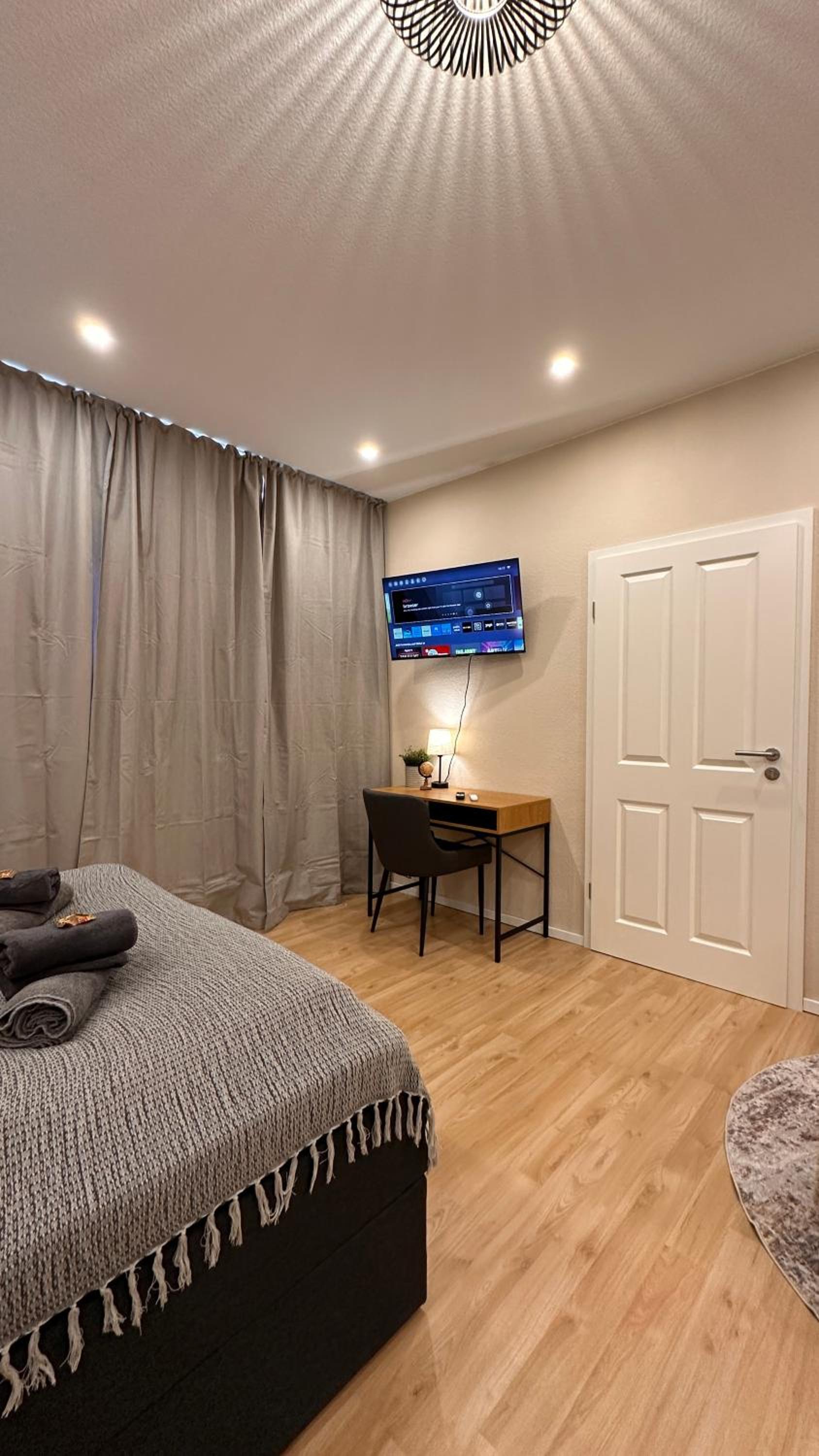 Bellahomes, Aircondition, private Parking, Netflix, Airport 30 Minuten