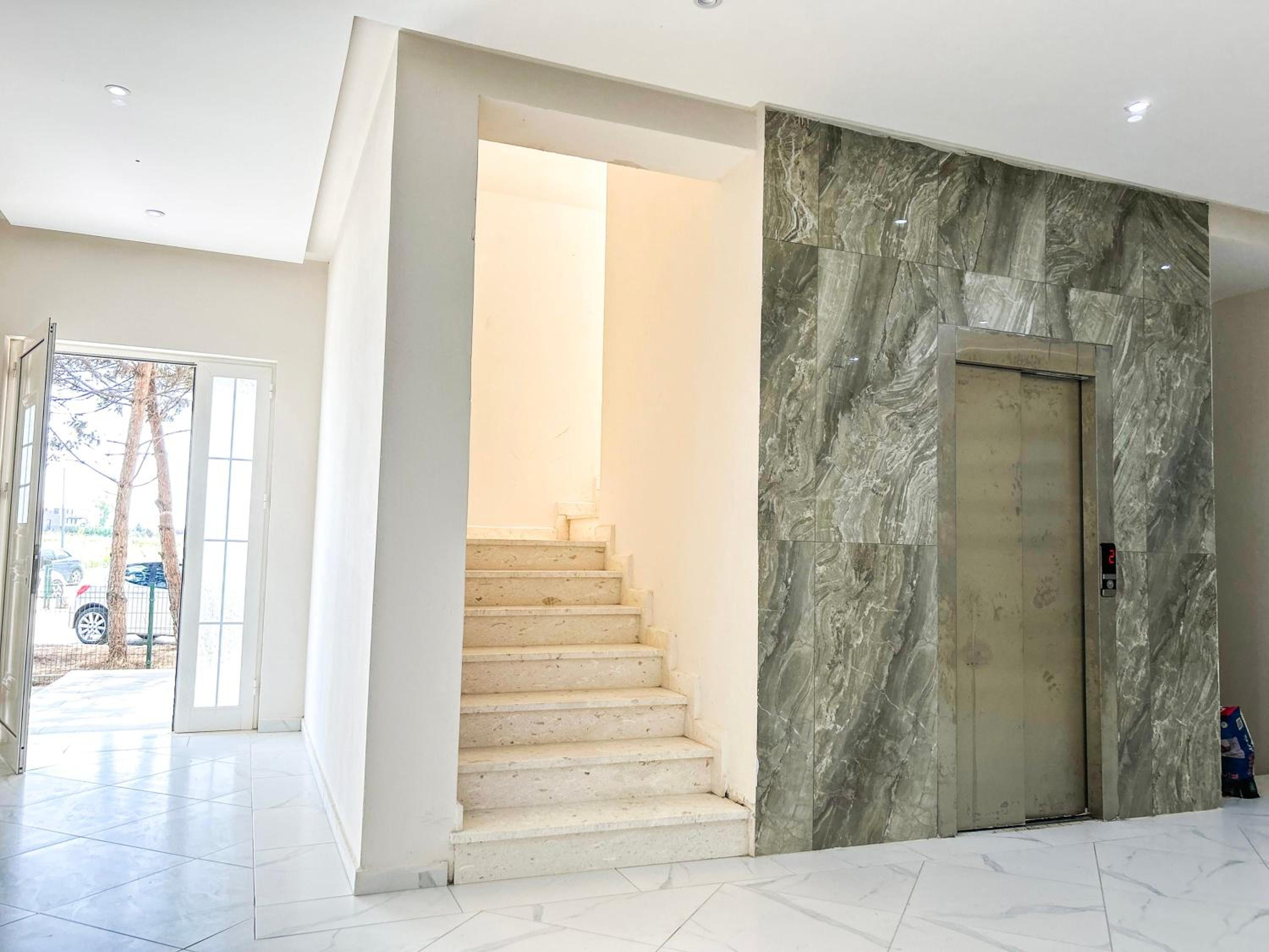 MiKi Apartment Qerret Kavaje 925