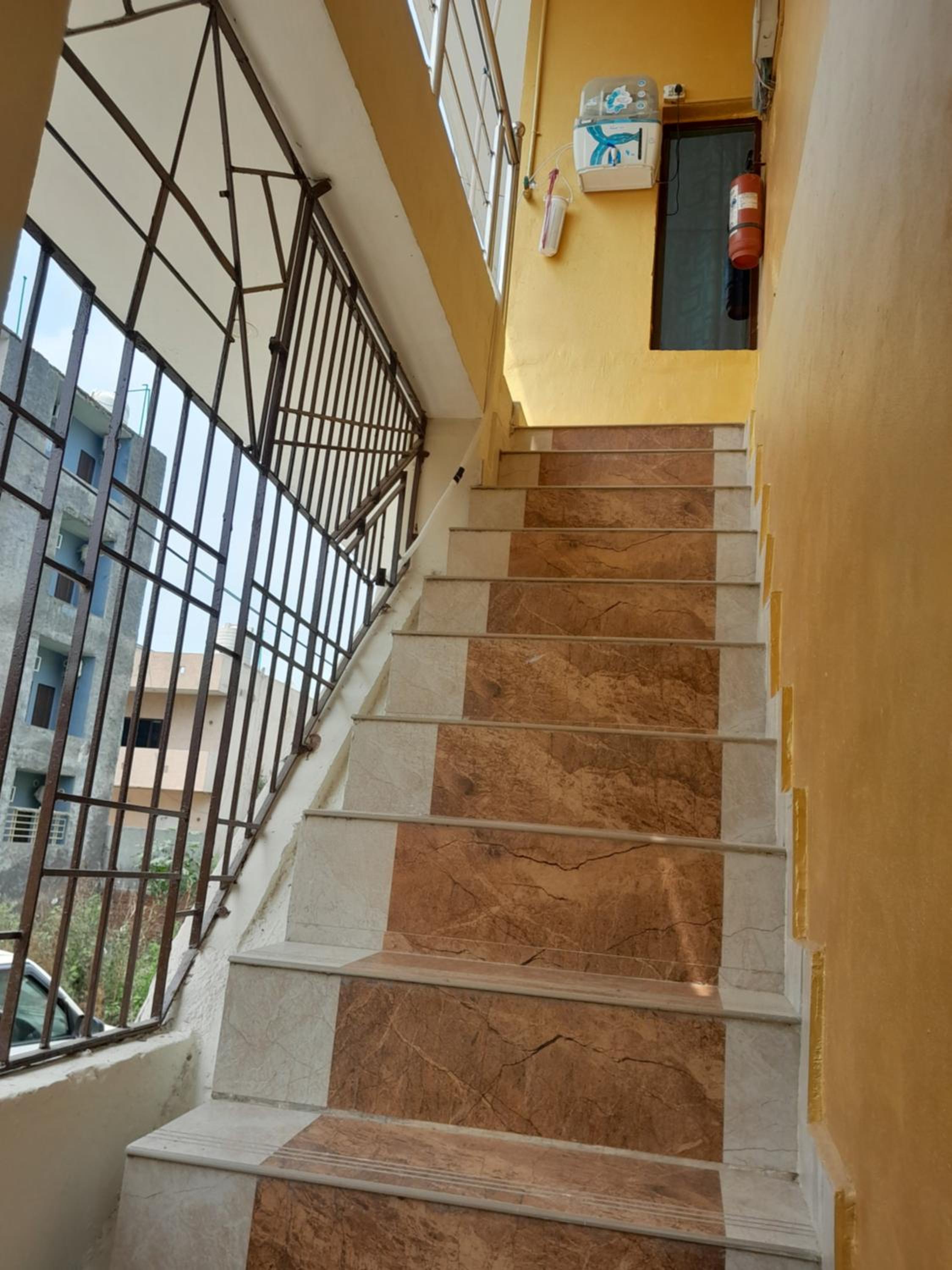 RAJ APARTMENTs