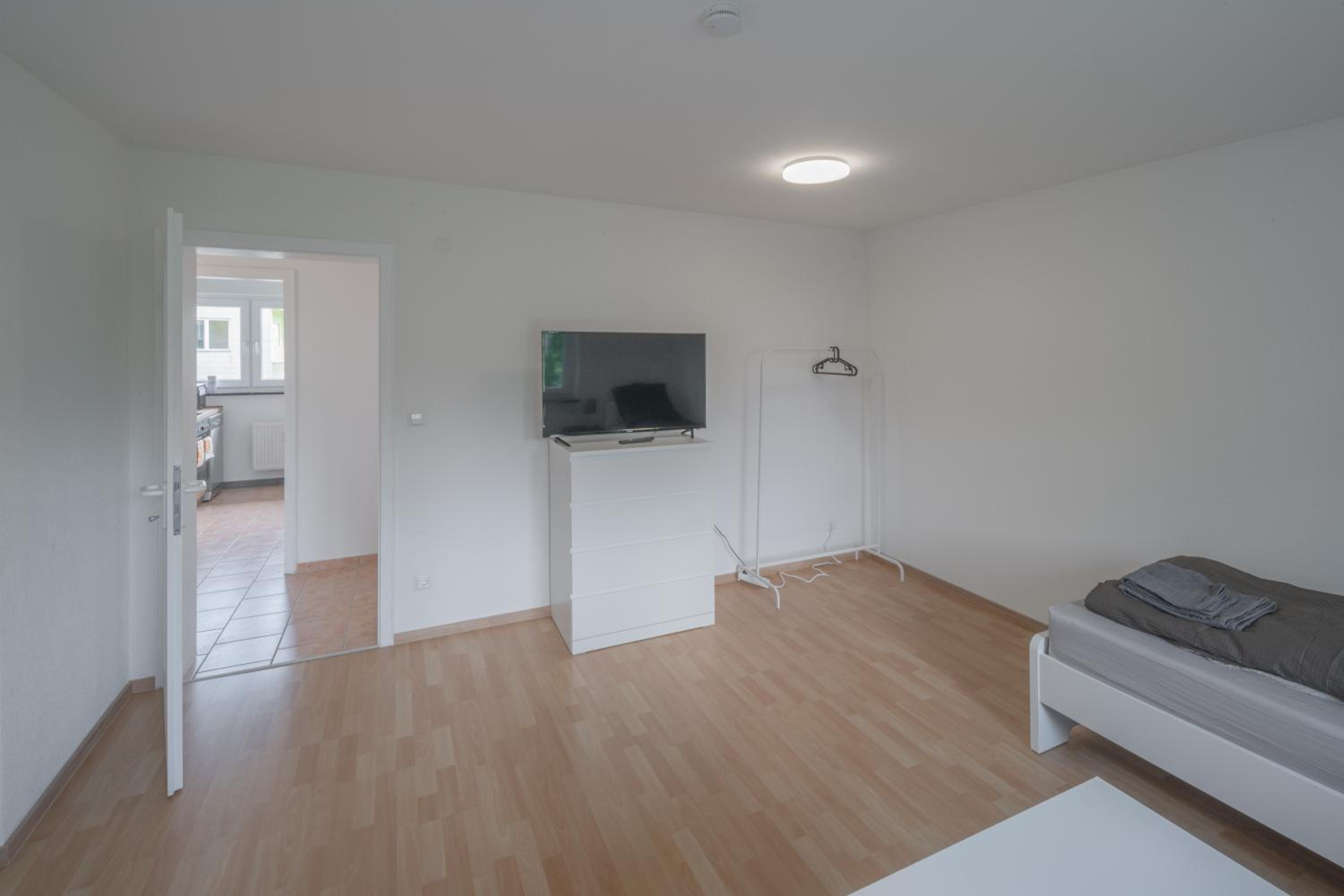 WORK&SLEEP Moderne Apartments in Villingen Schwenningen - Einzelbetten, TV, Bettwäsche & Handtücher, WLAN