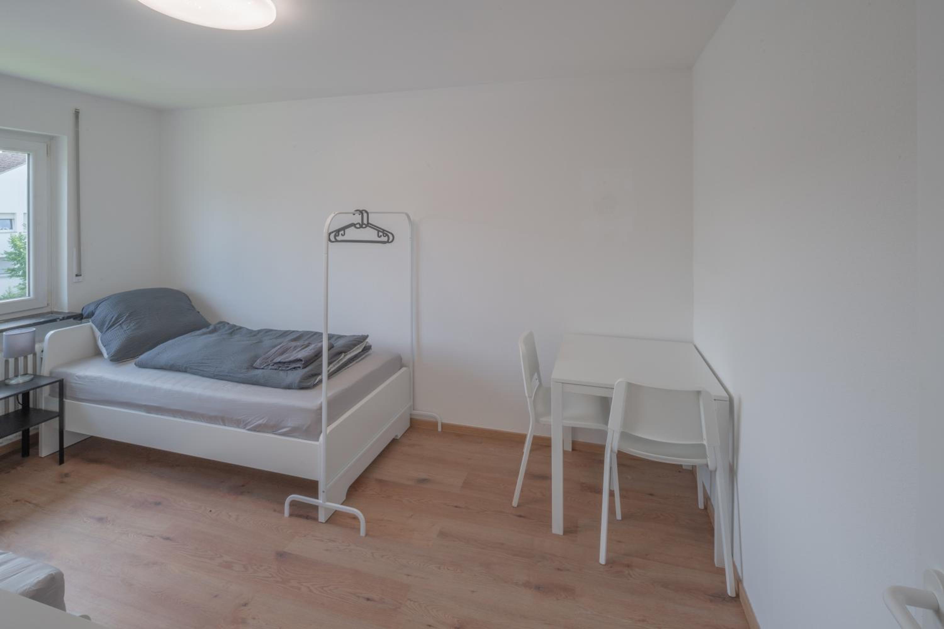 WORK&SLEEP Moderne Apartments in Villingen Schwenningen - Einzelbetten, TV, Bettwäsche & Handtücher, WLAN