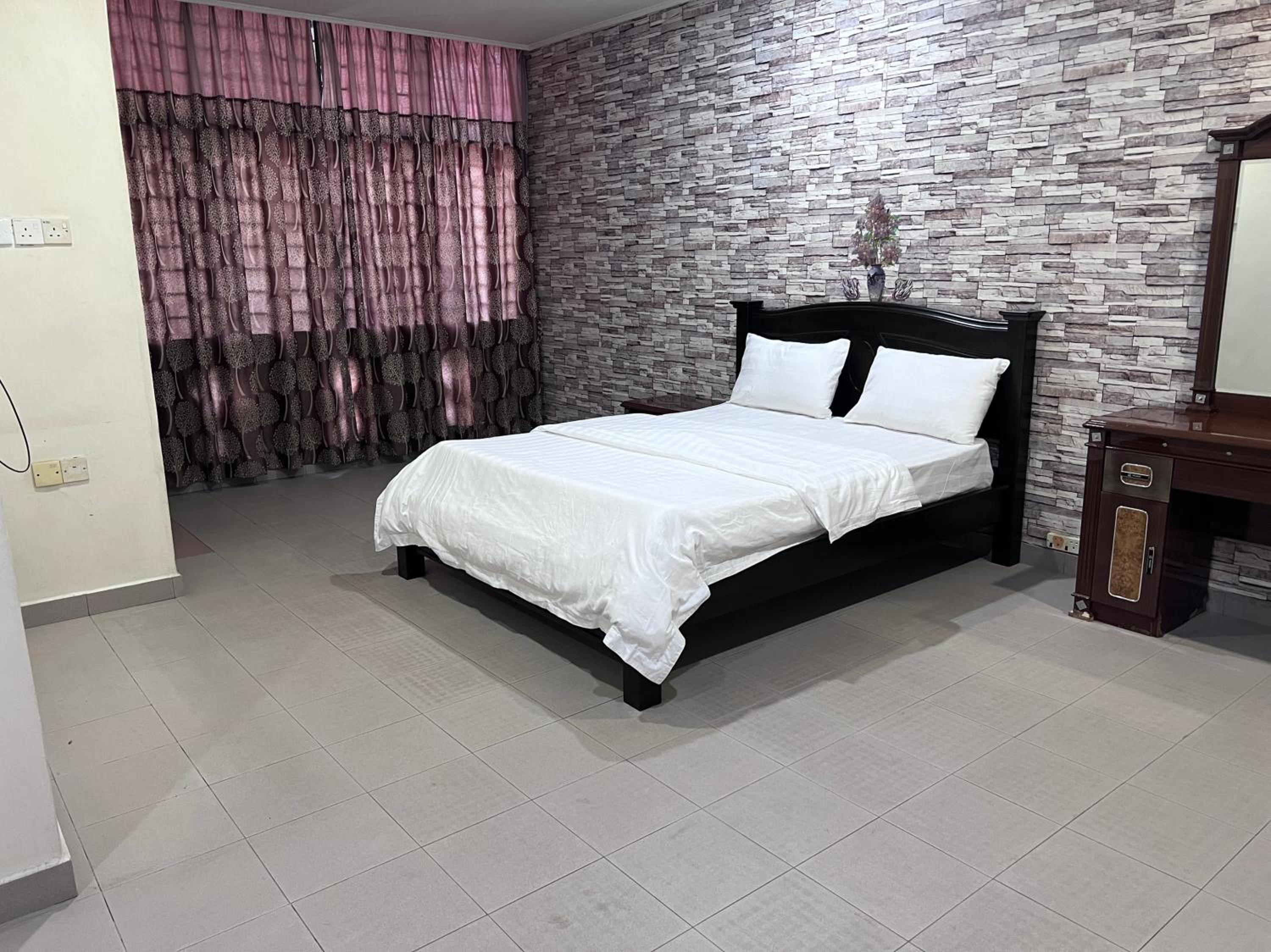 Hotel O Hifi Rooms