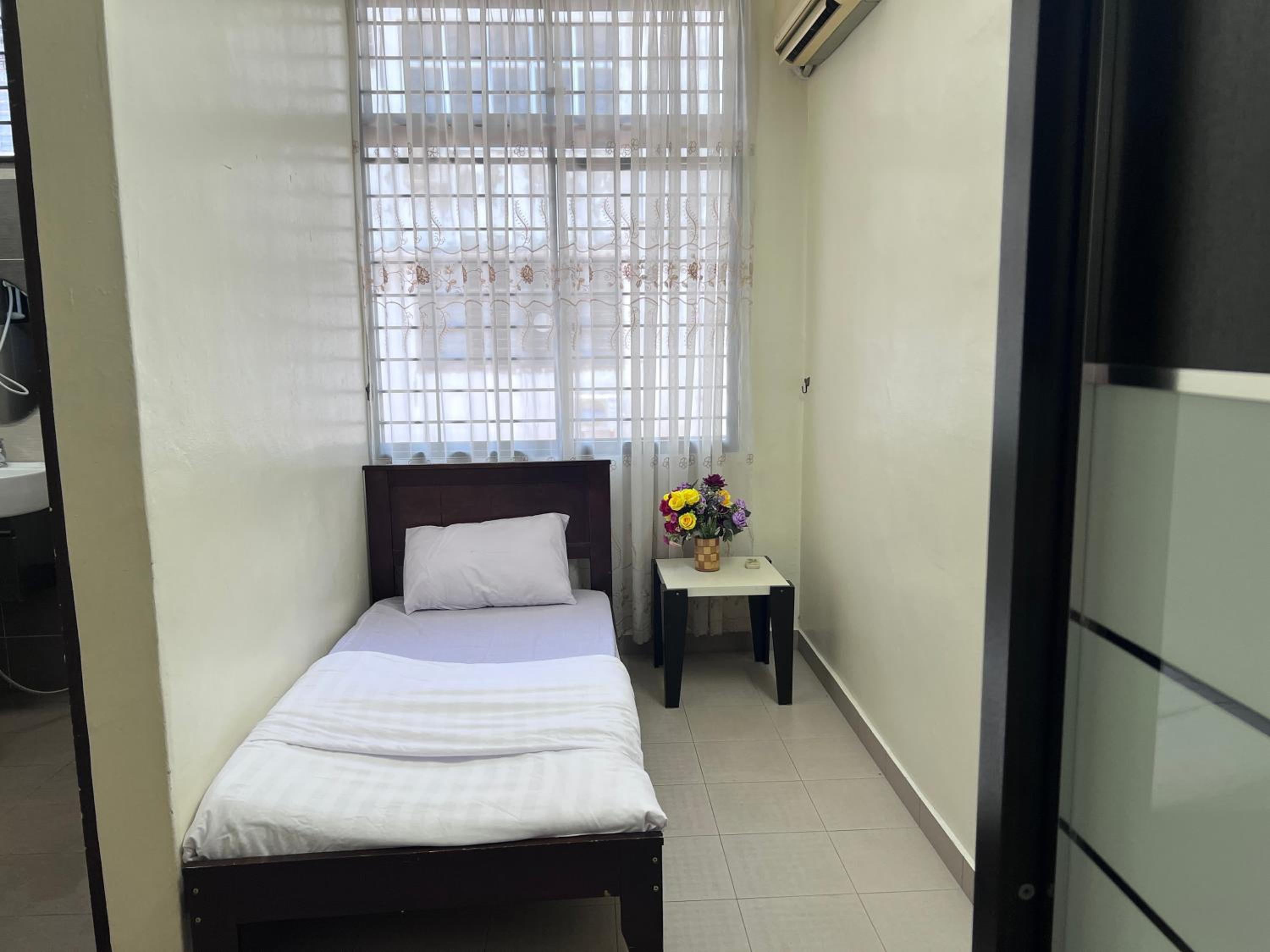 Hotel O Hifi Rooms