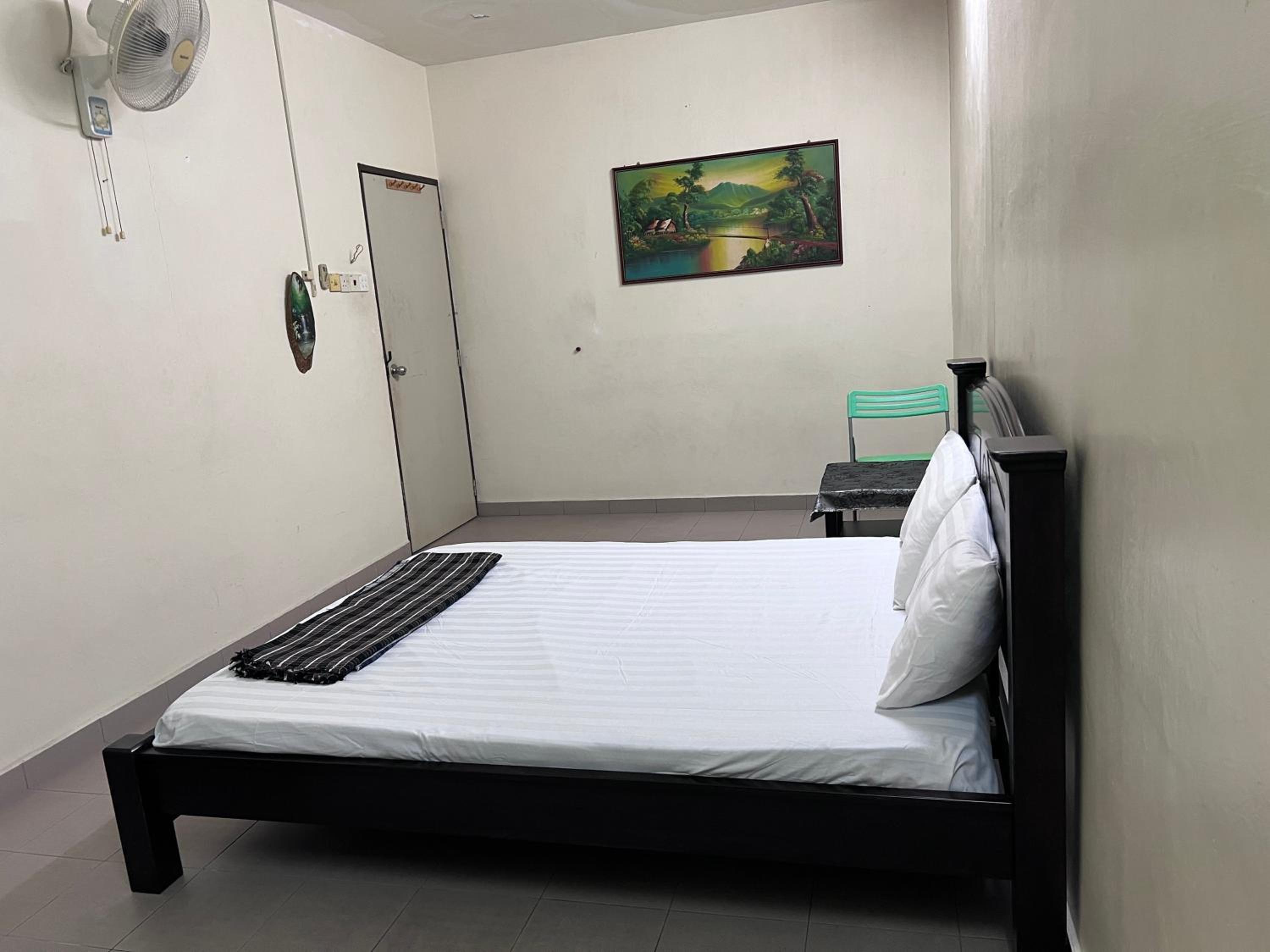 Hotel O Hifi Rooms