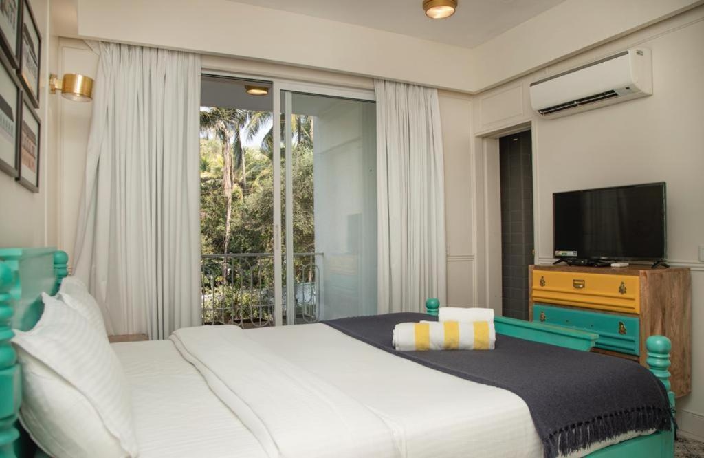 Cornwell Apartment
