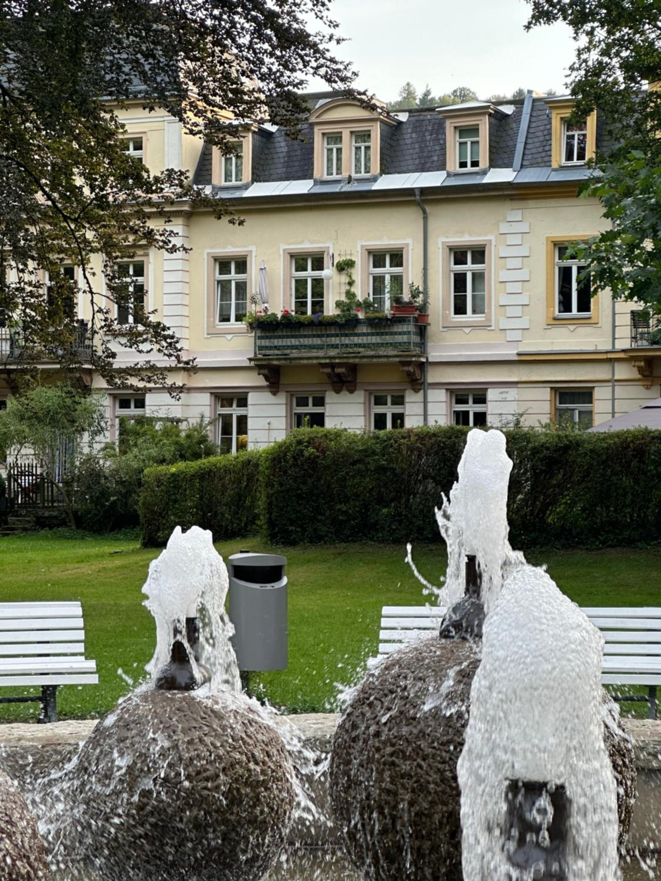 Am Springbrunnen