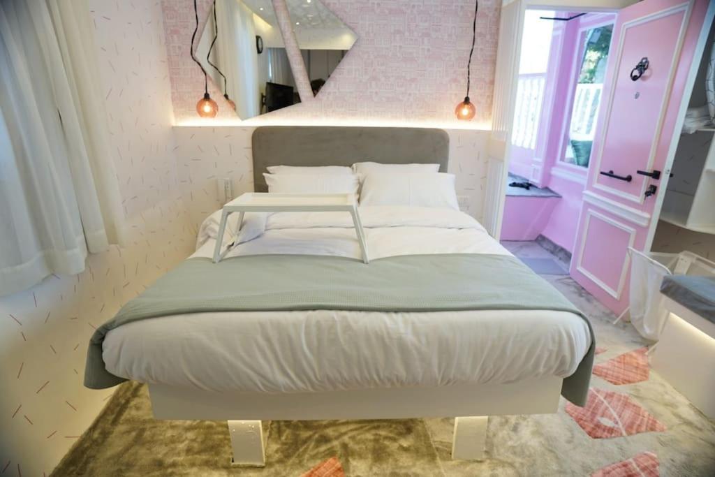 La Maison Rosee Bateau