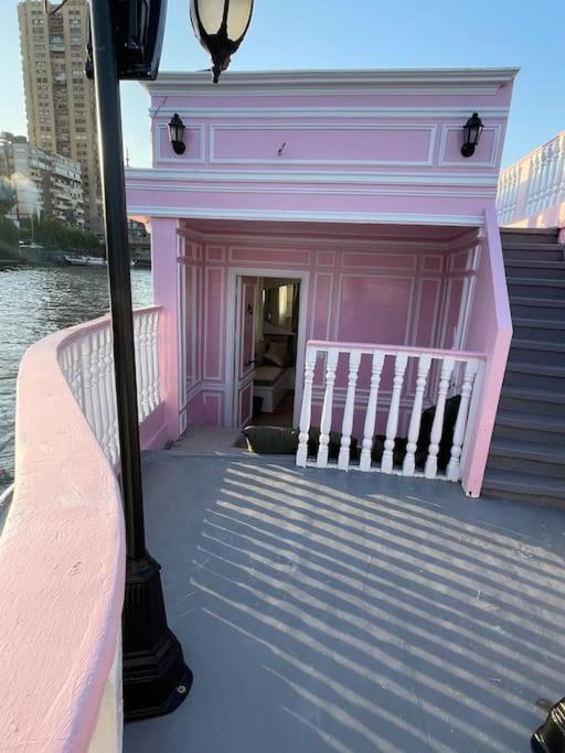 La Maison Rosee Bateau