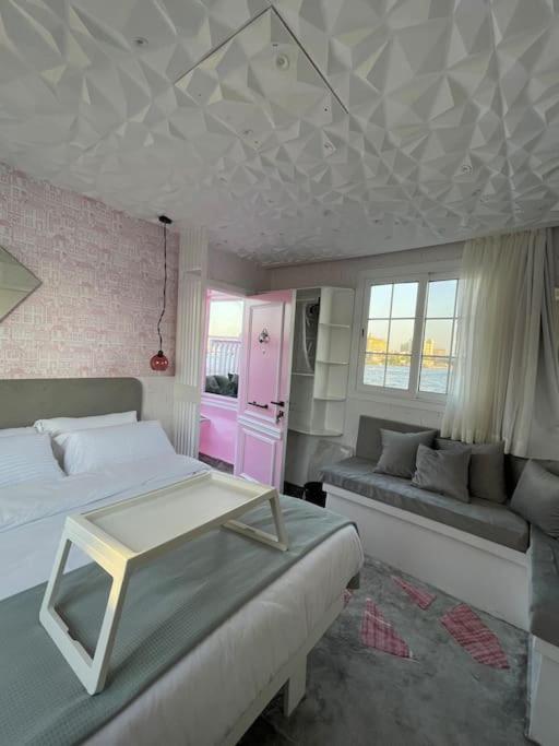 La Maison Rosee Bateau