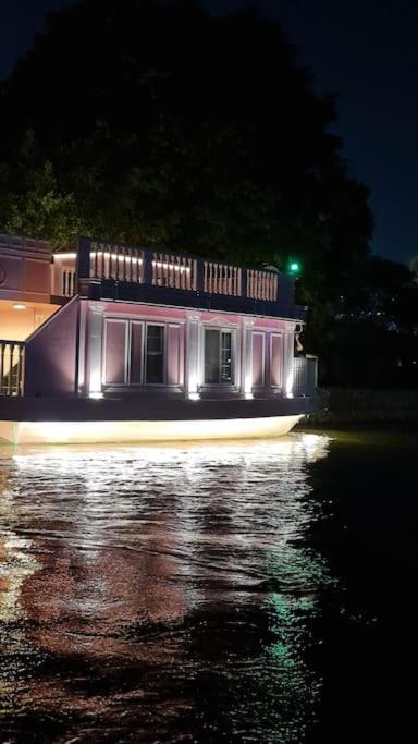 La Maison Rosee Bateau