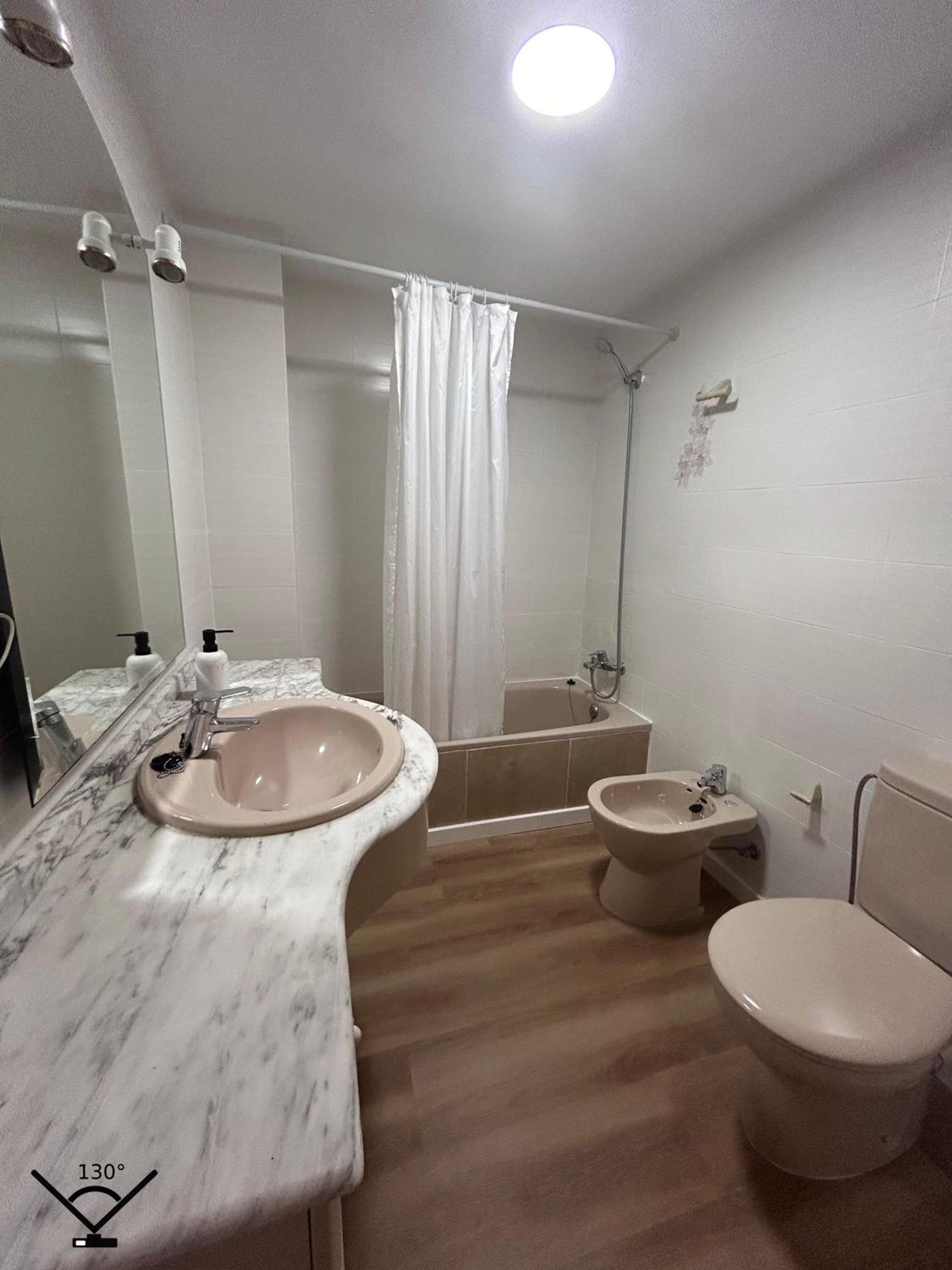 Lovely 3-Bedroom Apartment 15 Minutes from Beach photo 3