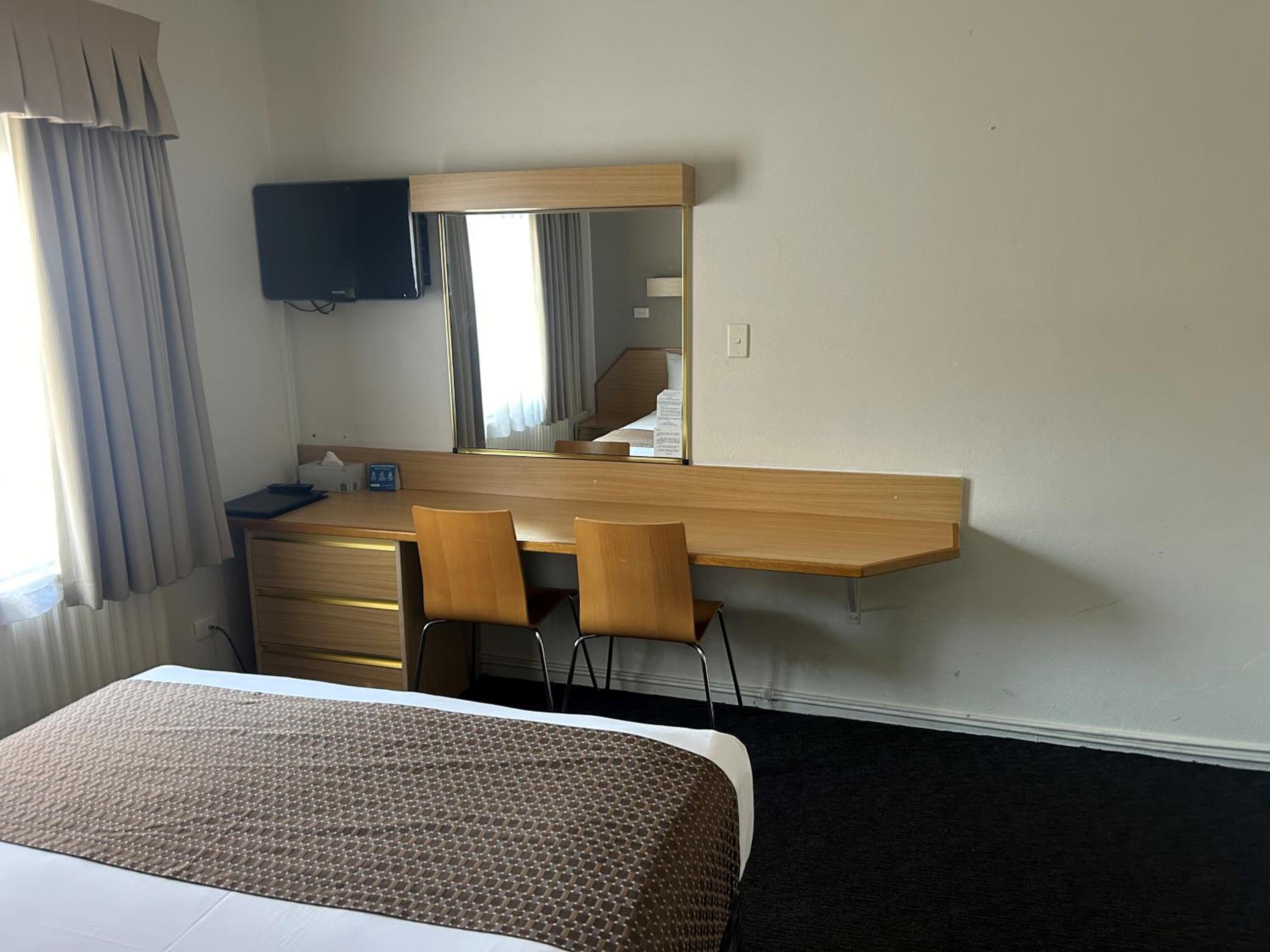 Country Lodge Motor Inn