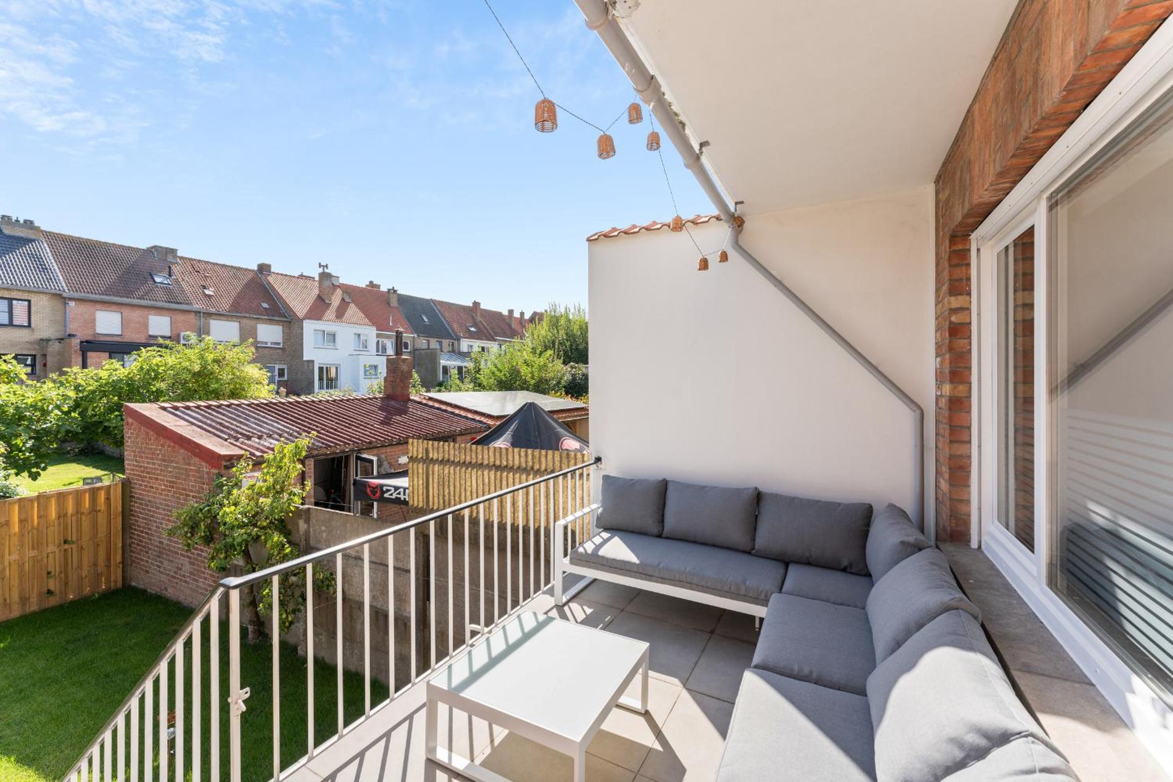 Ruime woning aan zee met zonnige tuin en terras - 9p