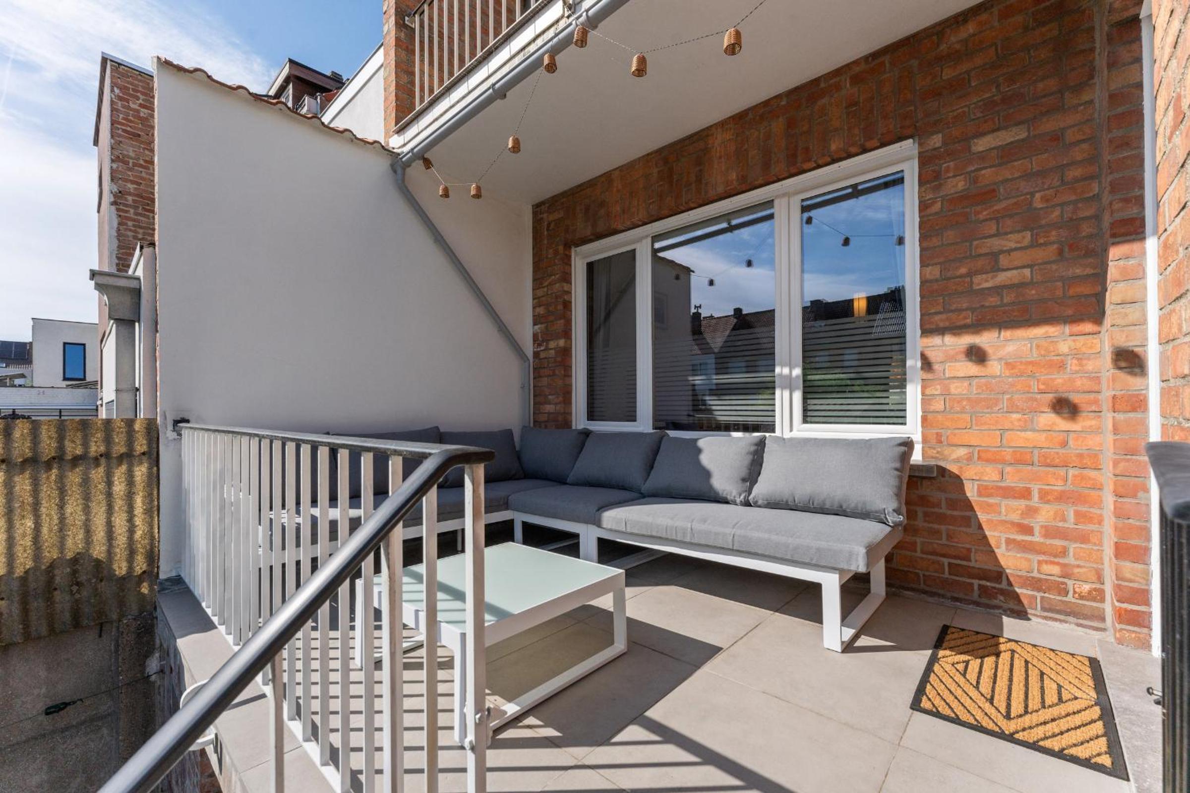 Ruime woning aan zee met zonnige tuin en terras - 9p