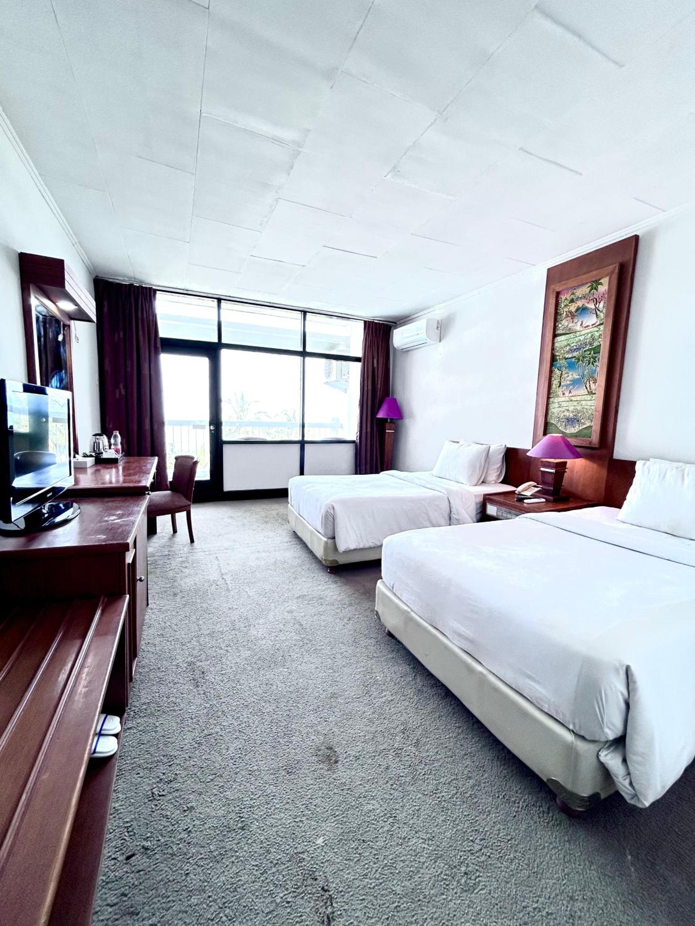 Grand Inna Samudra Beach