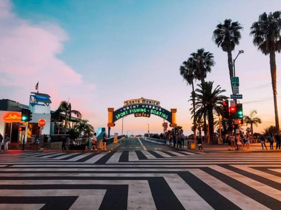 Los Angeles Vacations - Beachfront Bliss Spacious 2BR Apt In Santa Monica - Property Image 13
