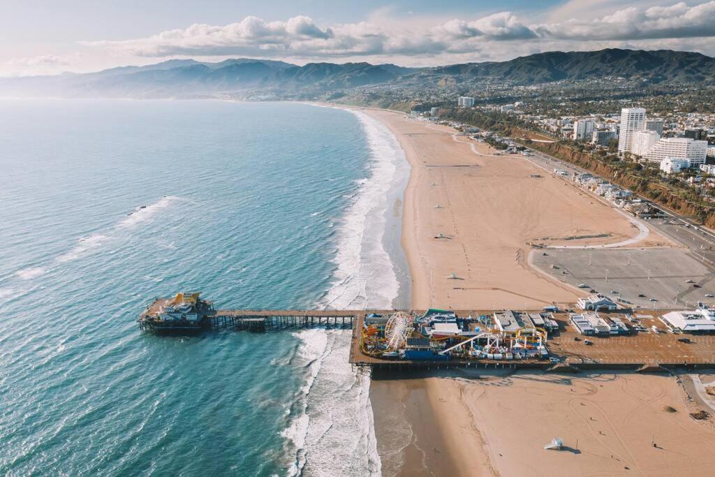 Los Angeles Vacations - Beachfront Bliss Spacious 2BR Apt In Santa Monica - Property Image 15