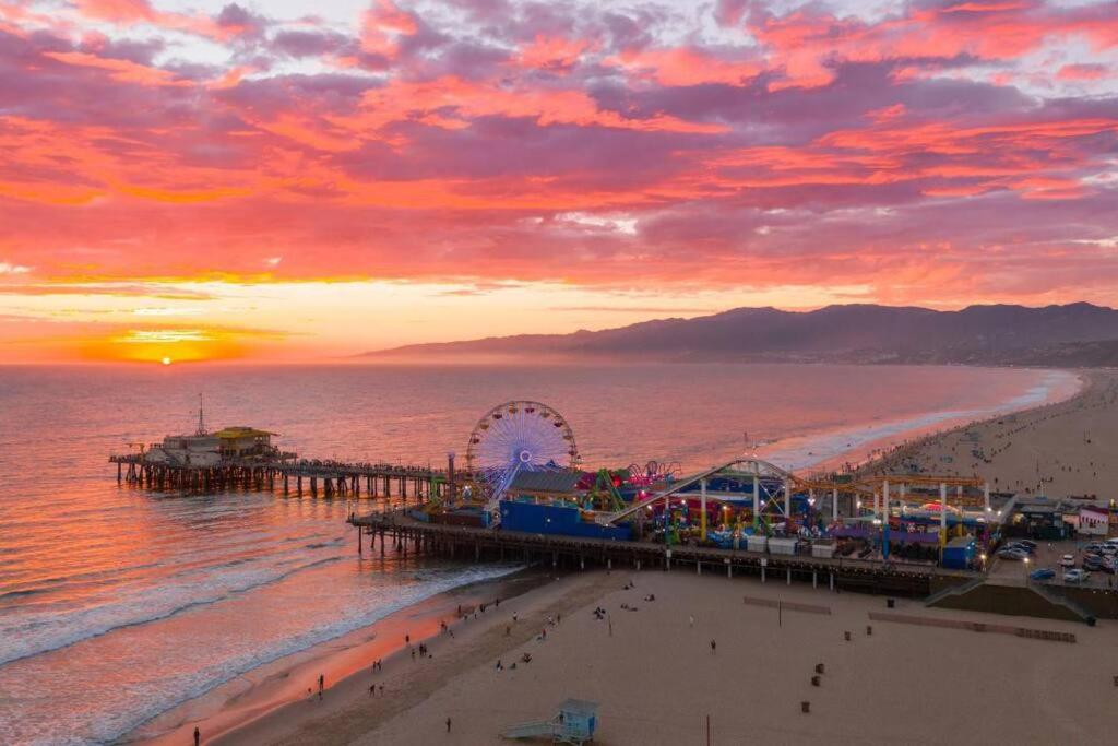 Los Angeles Vacations - Beachfront Bliss Spacious 2BR Apt In Santa Monica - Property Image 16