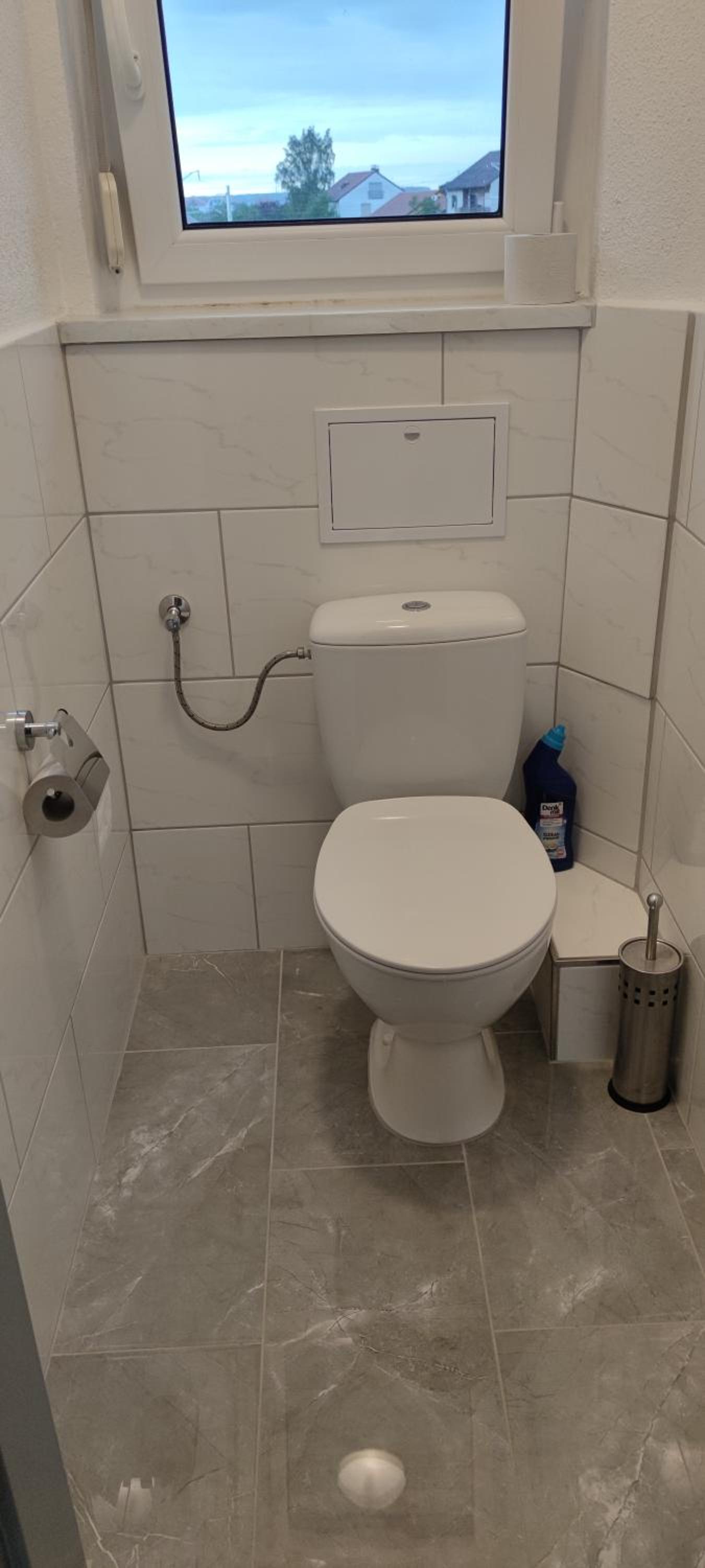 geräumige 4 Zimmer Wohnung mit Balkon