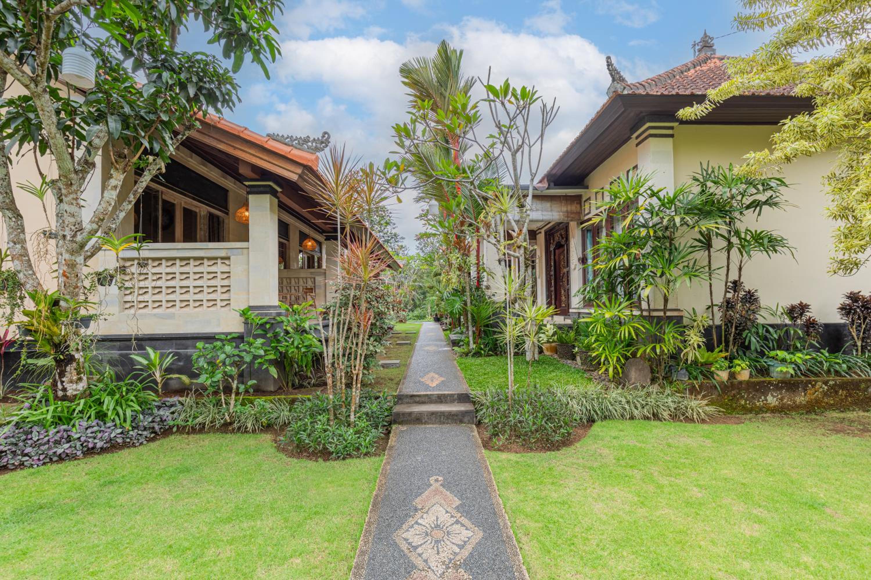 Hotel Campuhan Guesthouse - Image 1