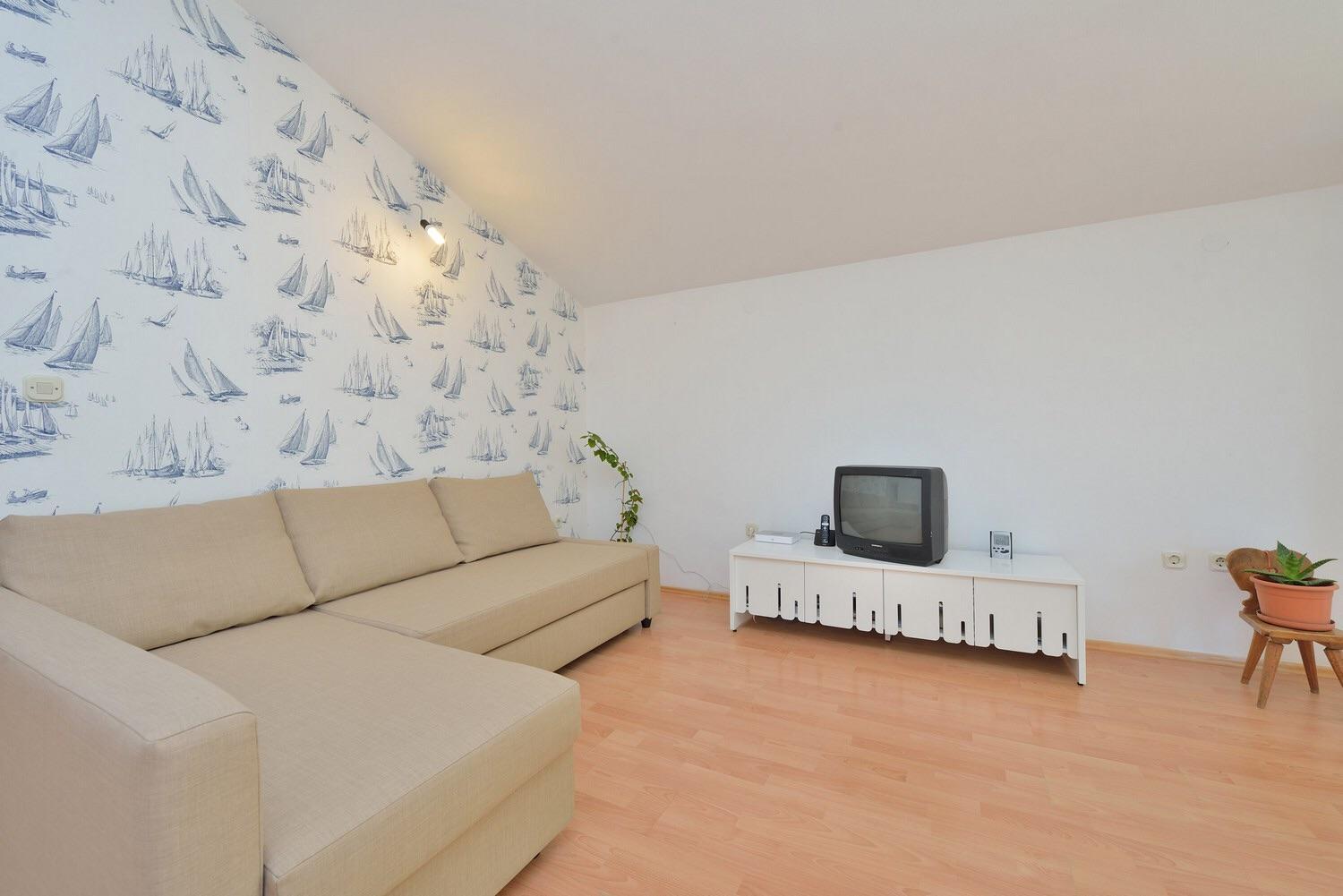Yvonne Apartments