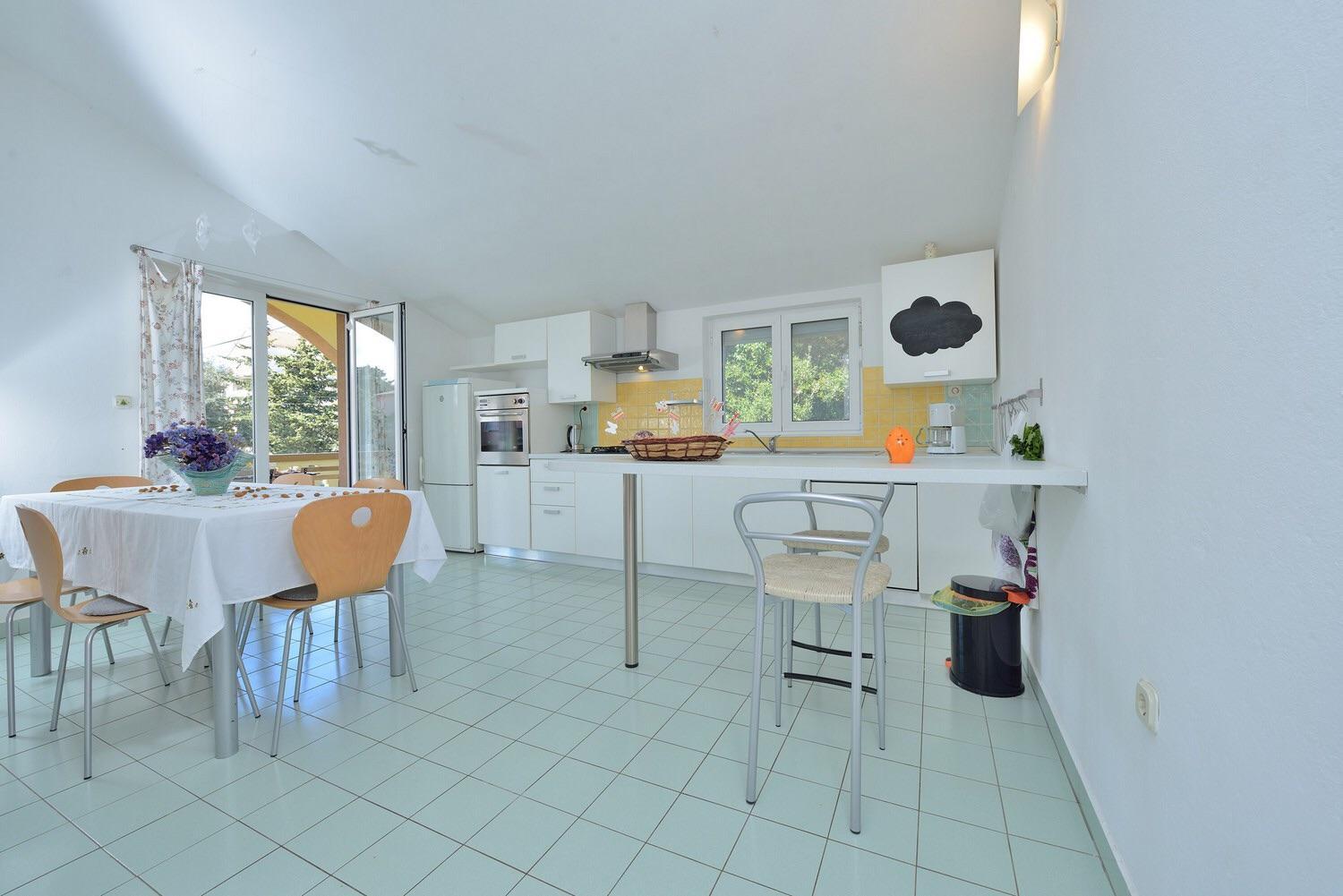 Yvonne Apartments