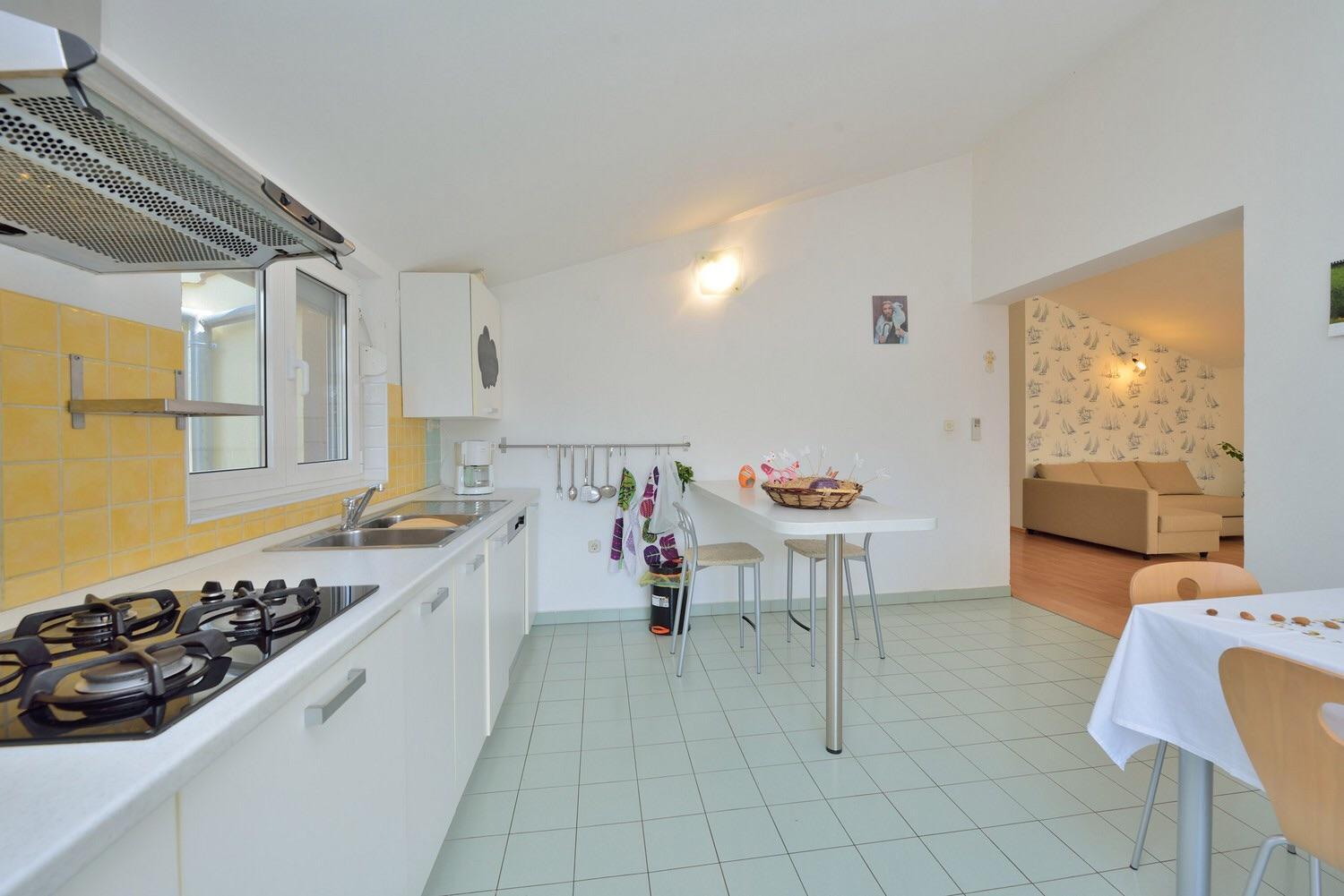 Yvonne Apartments