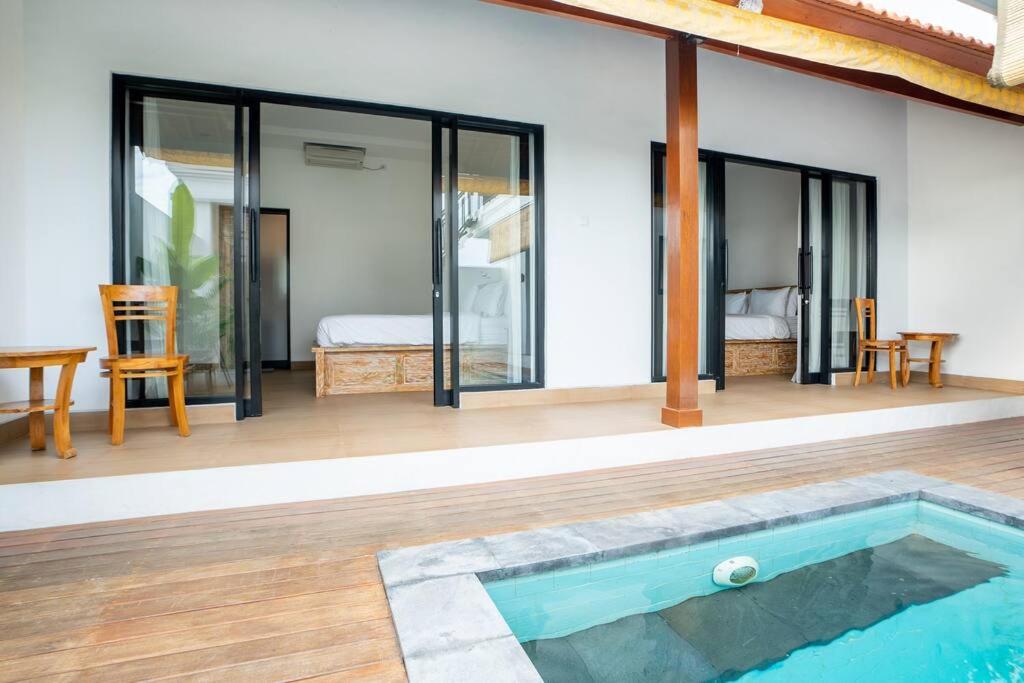 2BR Rice Field View Private Villa in Cemagi view 5