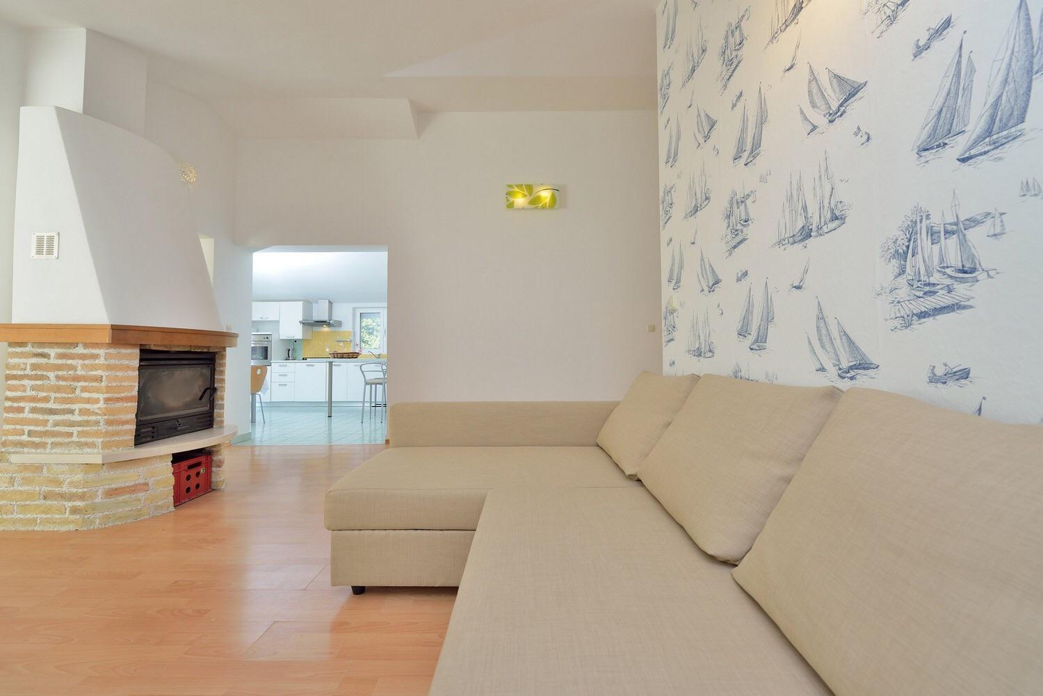 Yvonne Apartments