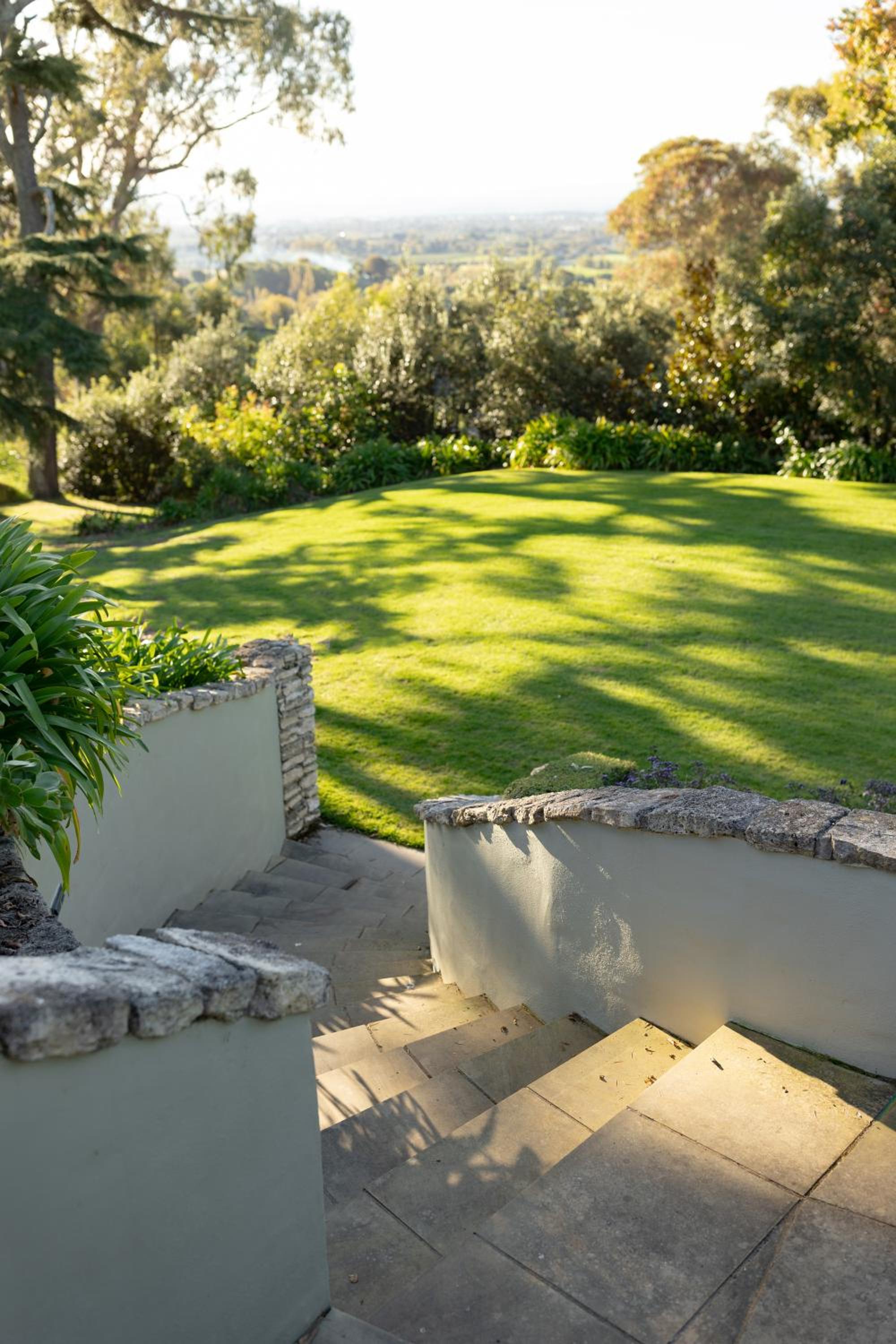 Kotare Estate whole house with pool hot tub petanque court
