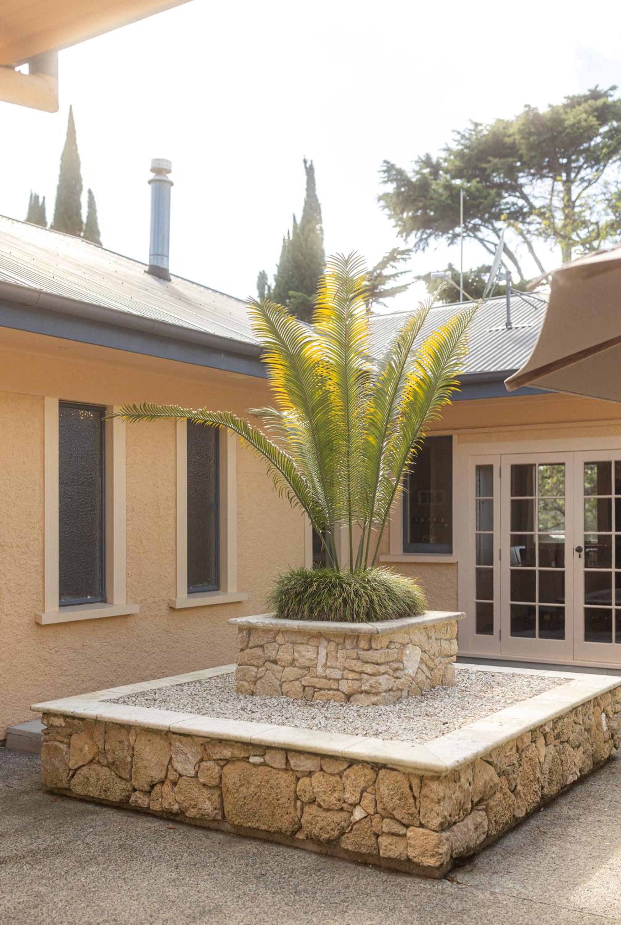Kotare Estate whole house with pool hot tub petanque court