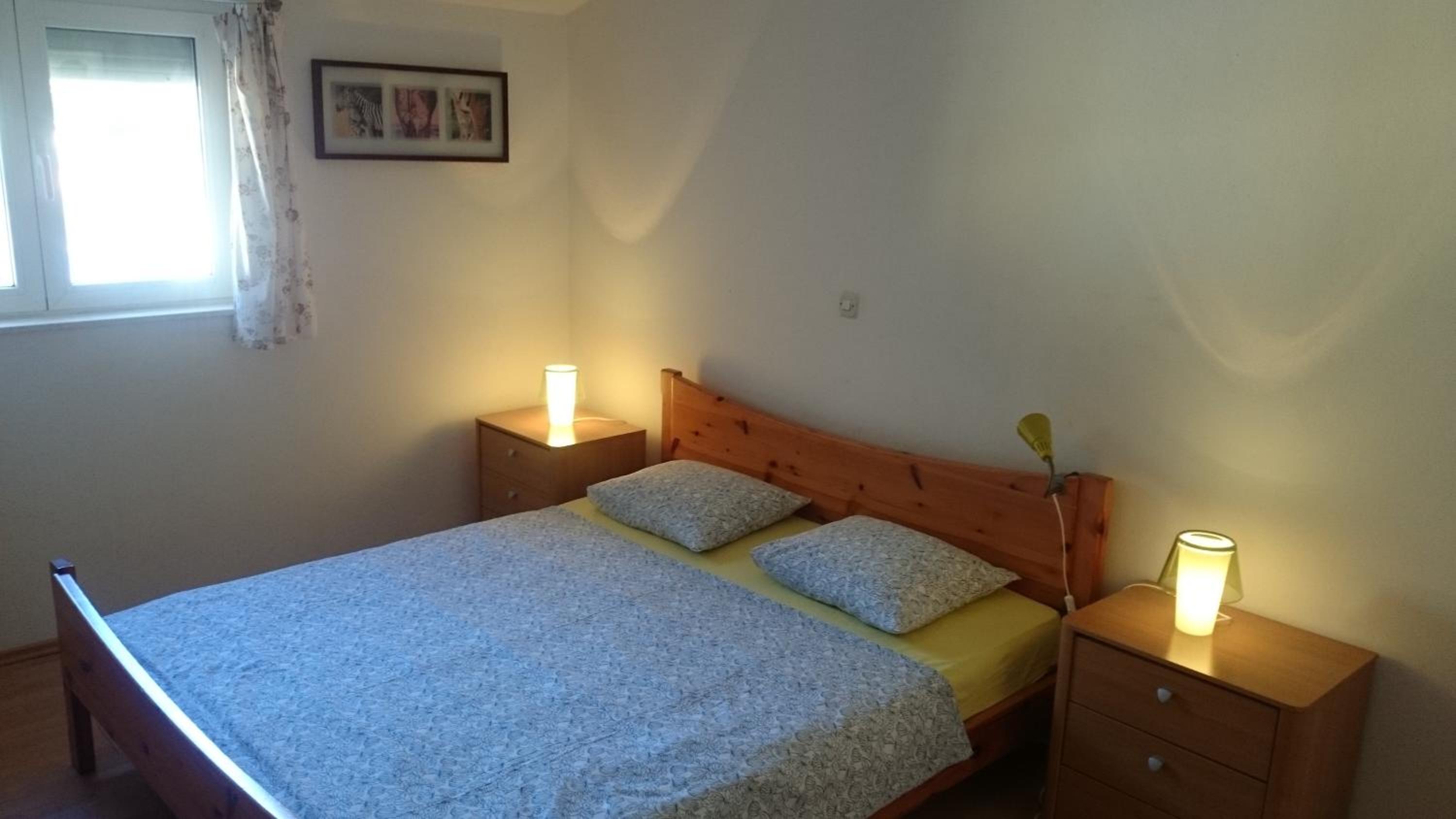 Yvonne Apartments