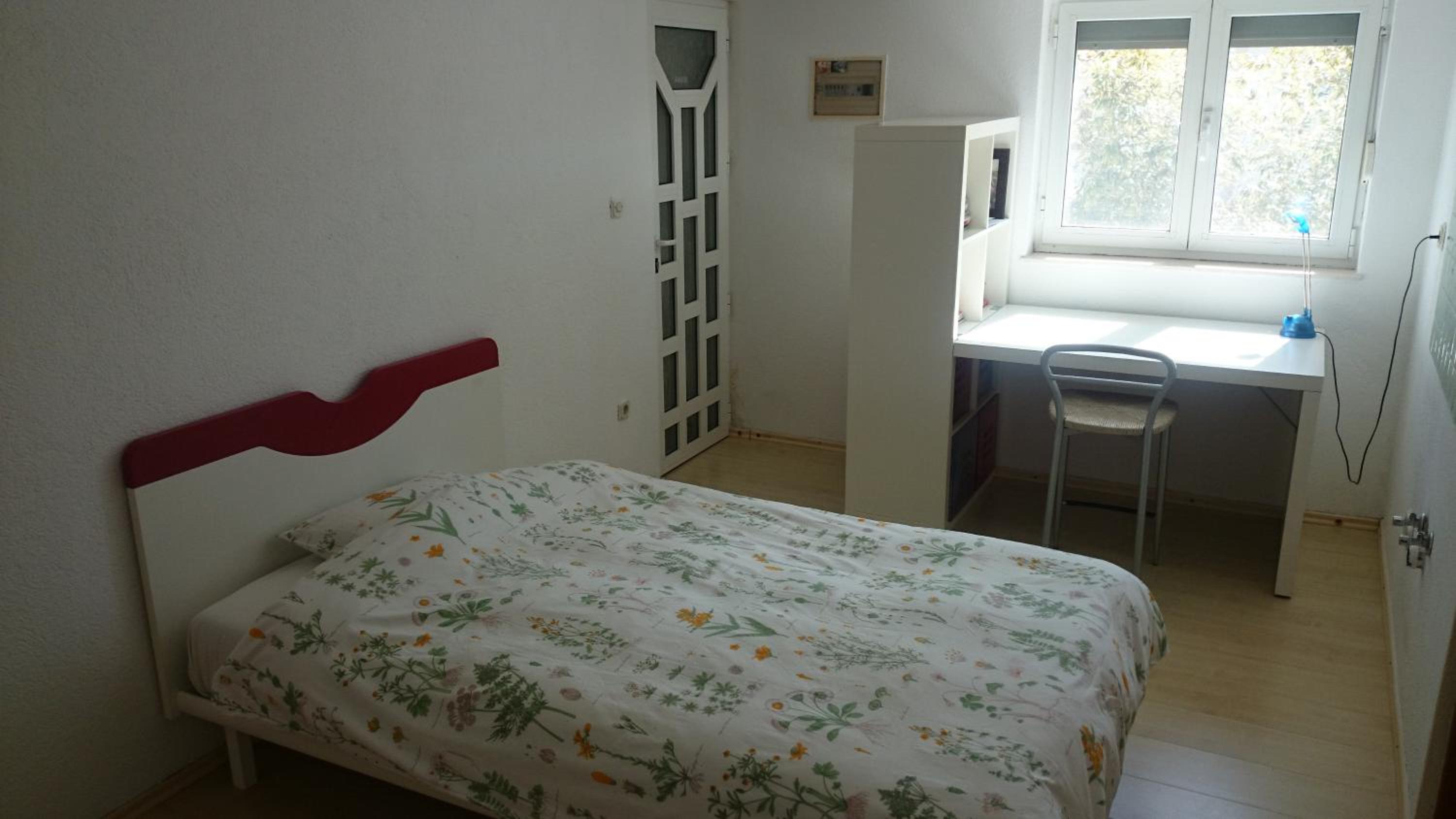 Yvonne Apartments