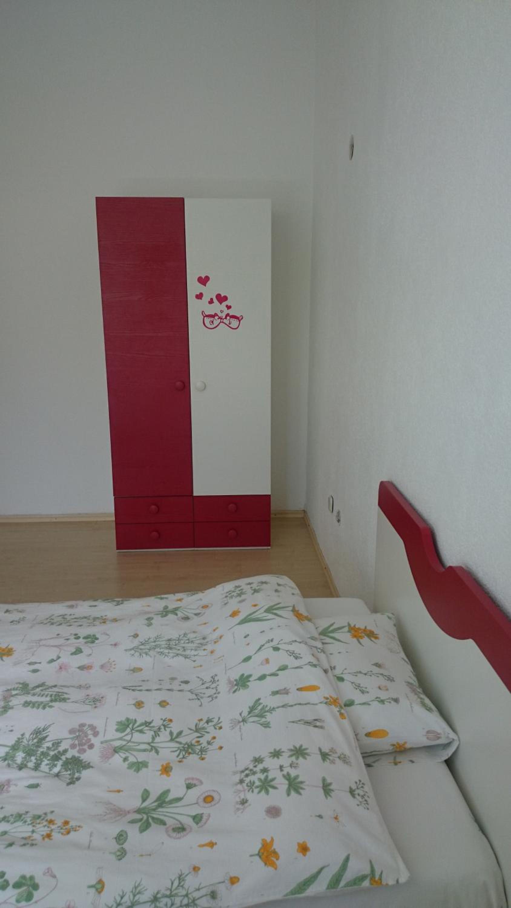 Yvonne Apartments
