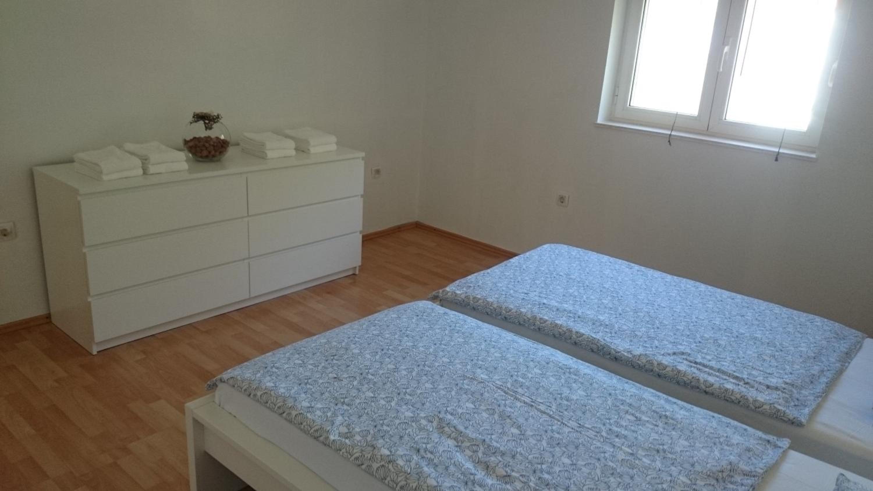 Yvonne Apartments