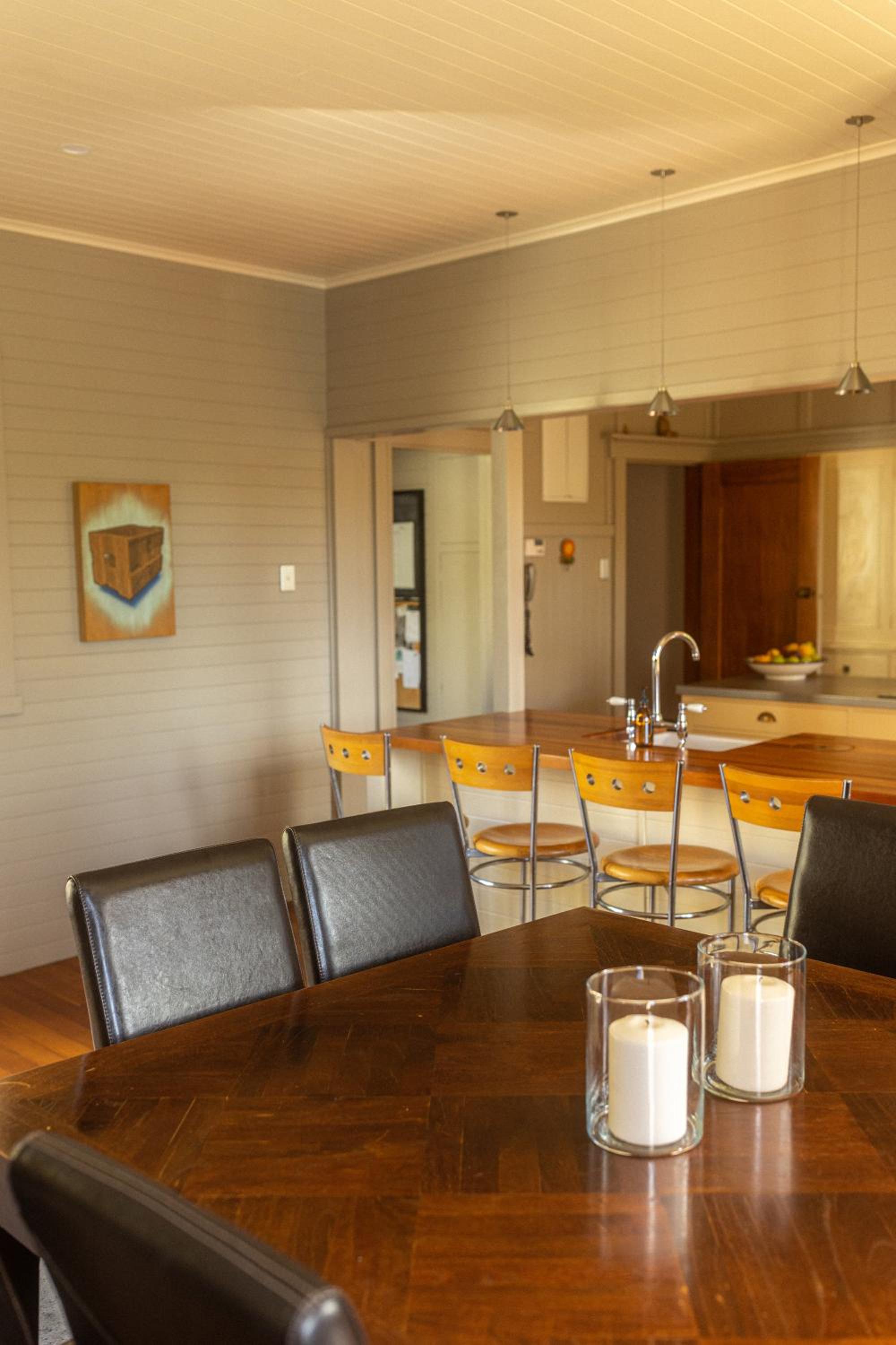 Kotare Estate whole house with pool hot tub petanque court