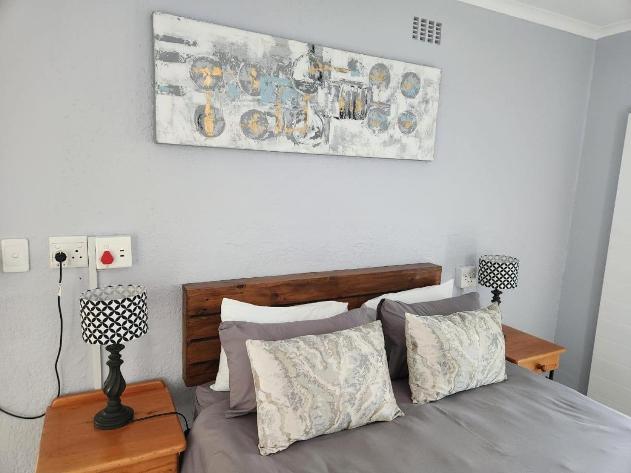 25 On Main Struisbaai view 2