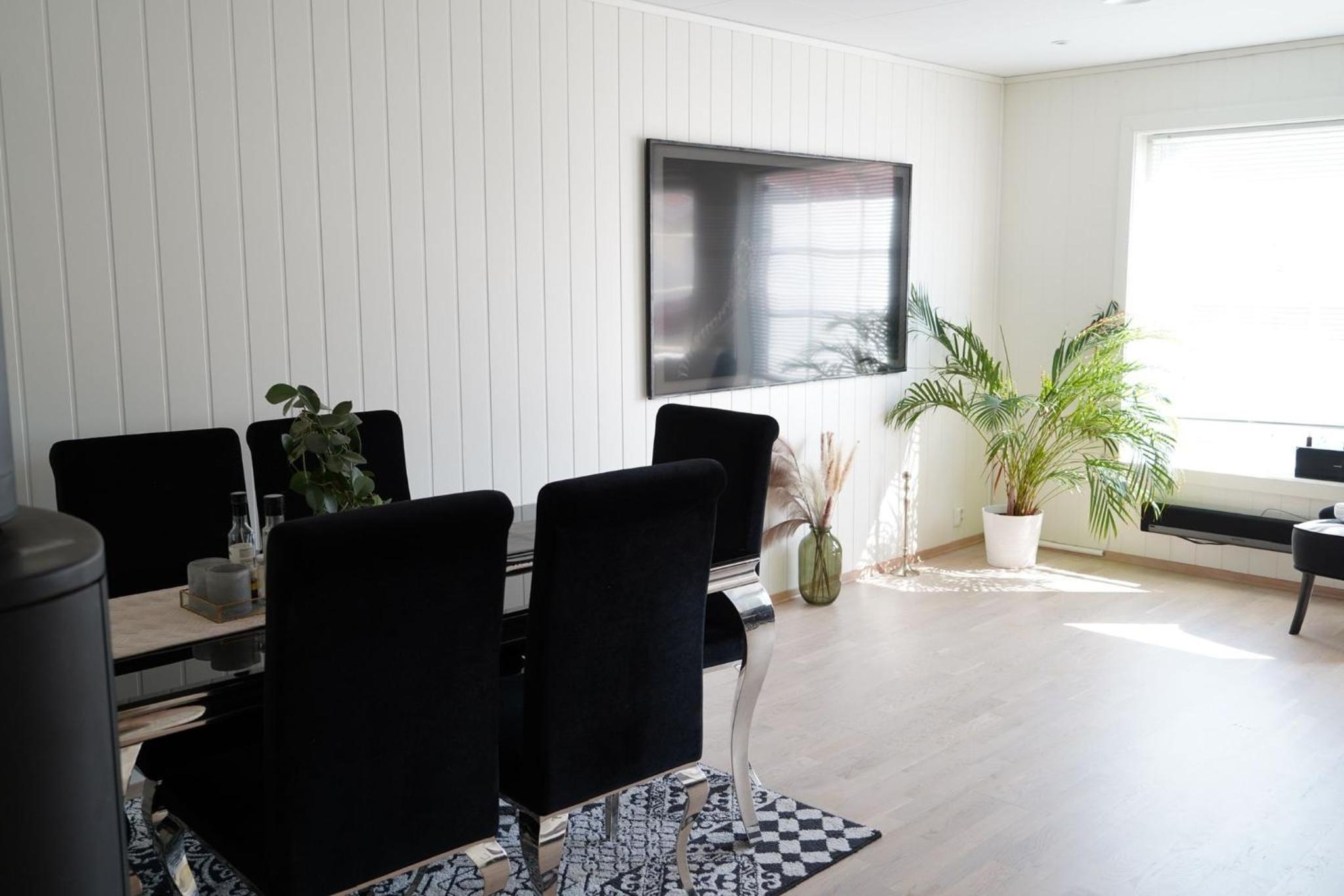 Rooms 15mins from oslo Airport with free parking view 5