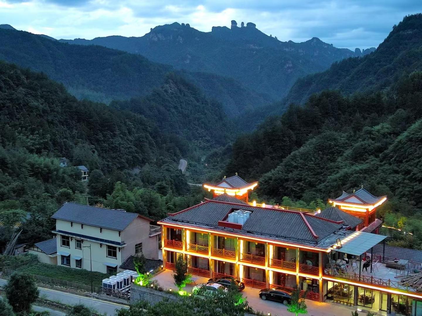 Zhangjiajie Guanshanyuan B&B