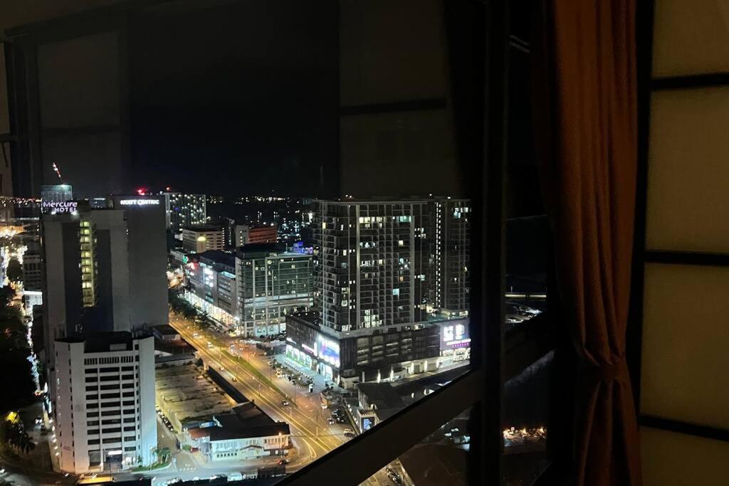 JQ Jesselton Quay Little Angel Homestay New CitySeaview LV29 Netflix 6pax photo 5