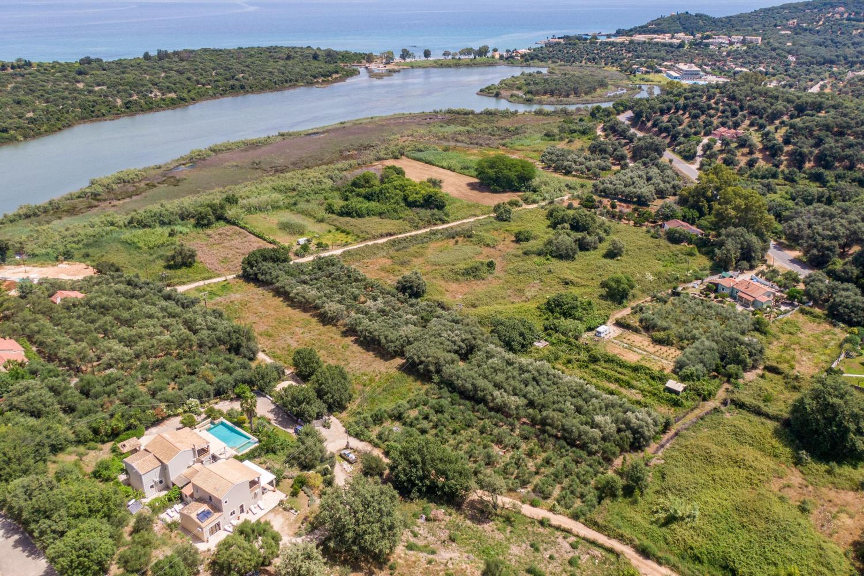 Antinioti Lake Villa