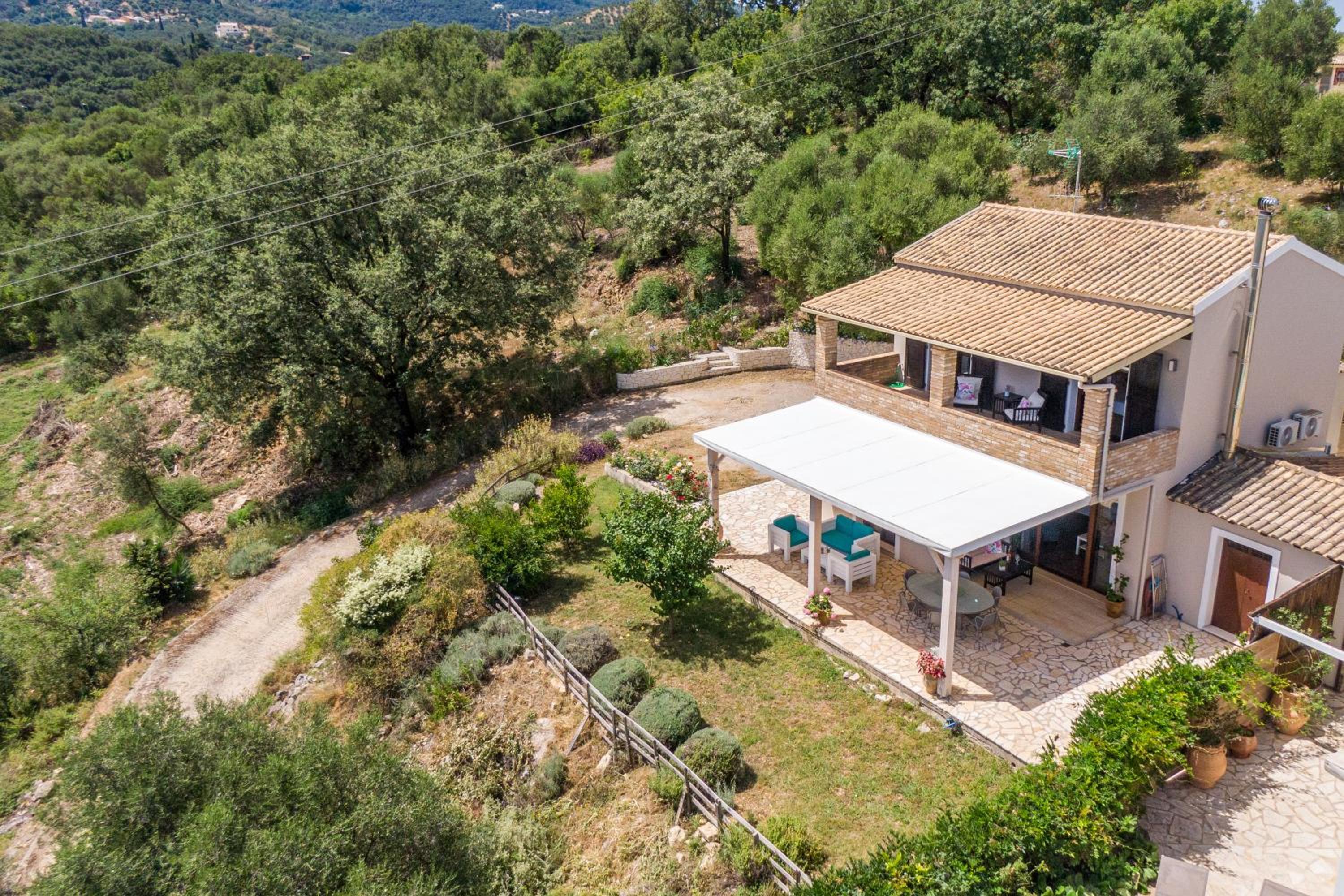 Antinioti Lake Villa