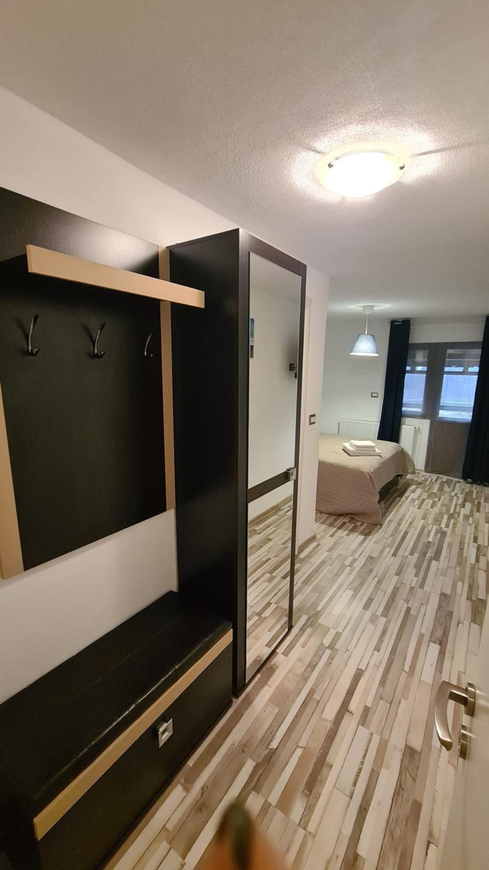 camere de închiriat livada cu meri view 3