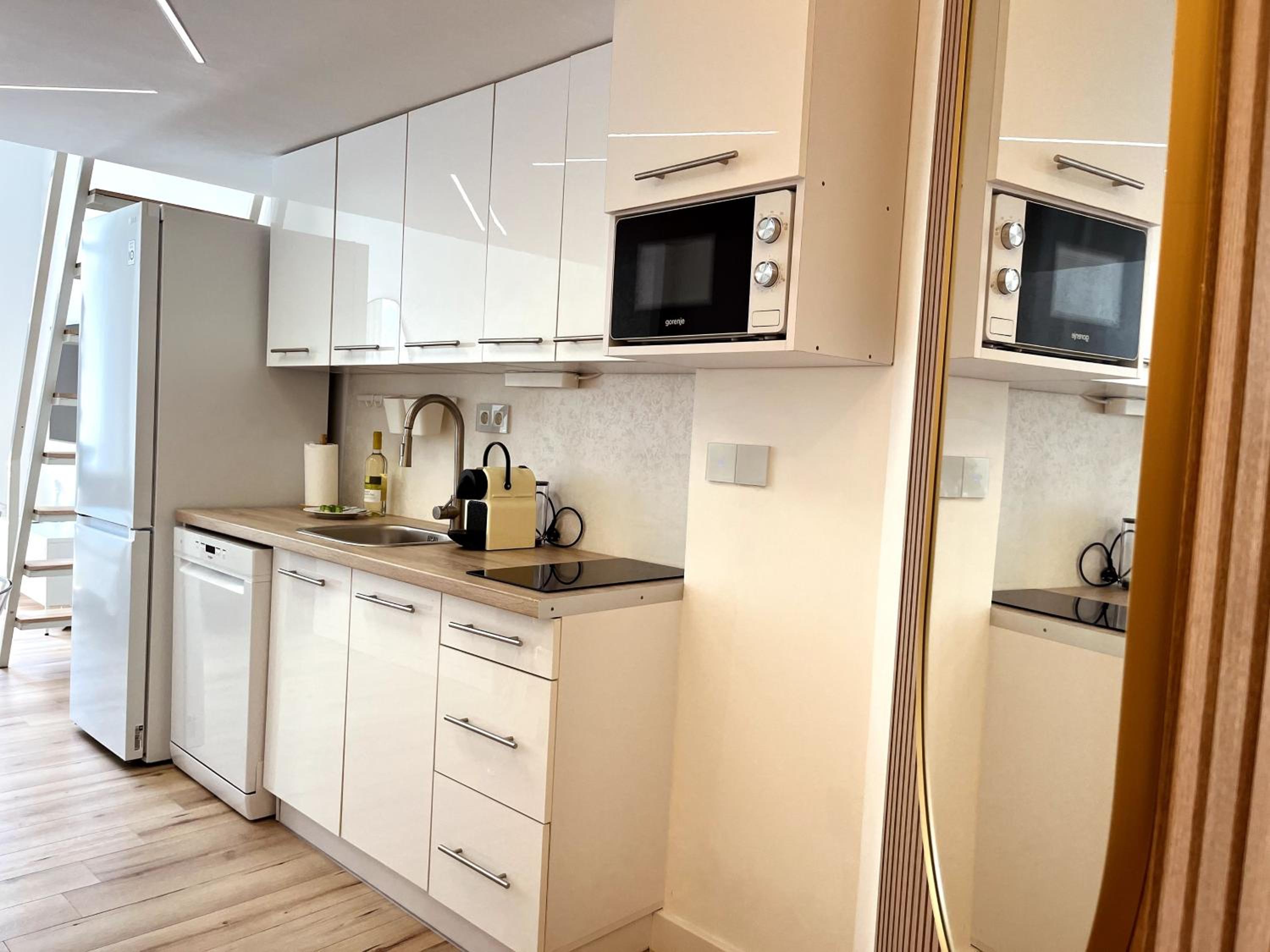 ARYA Apartment