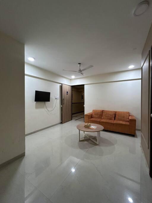 3 Bhk Apartment Santacruz Mumbai 801 view 3