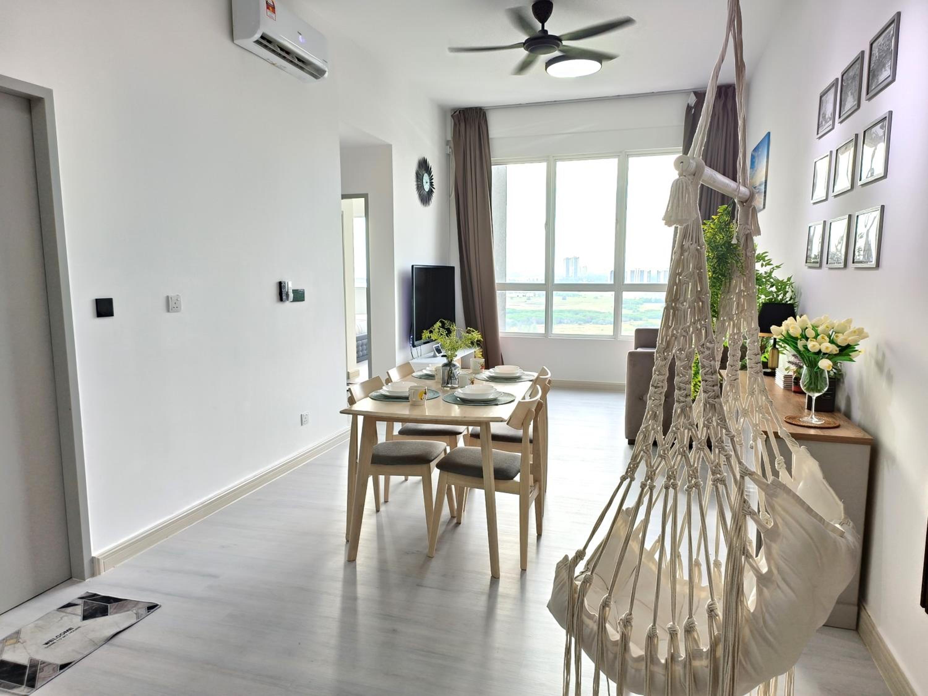 Amber Cove Smart Home photo 1