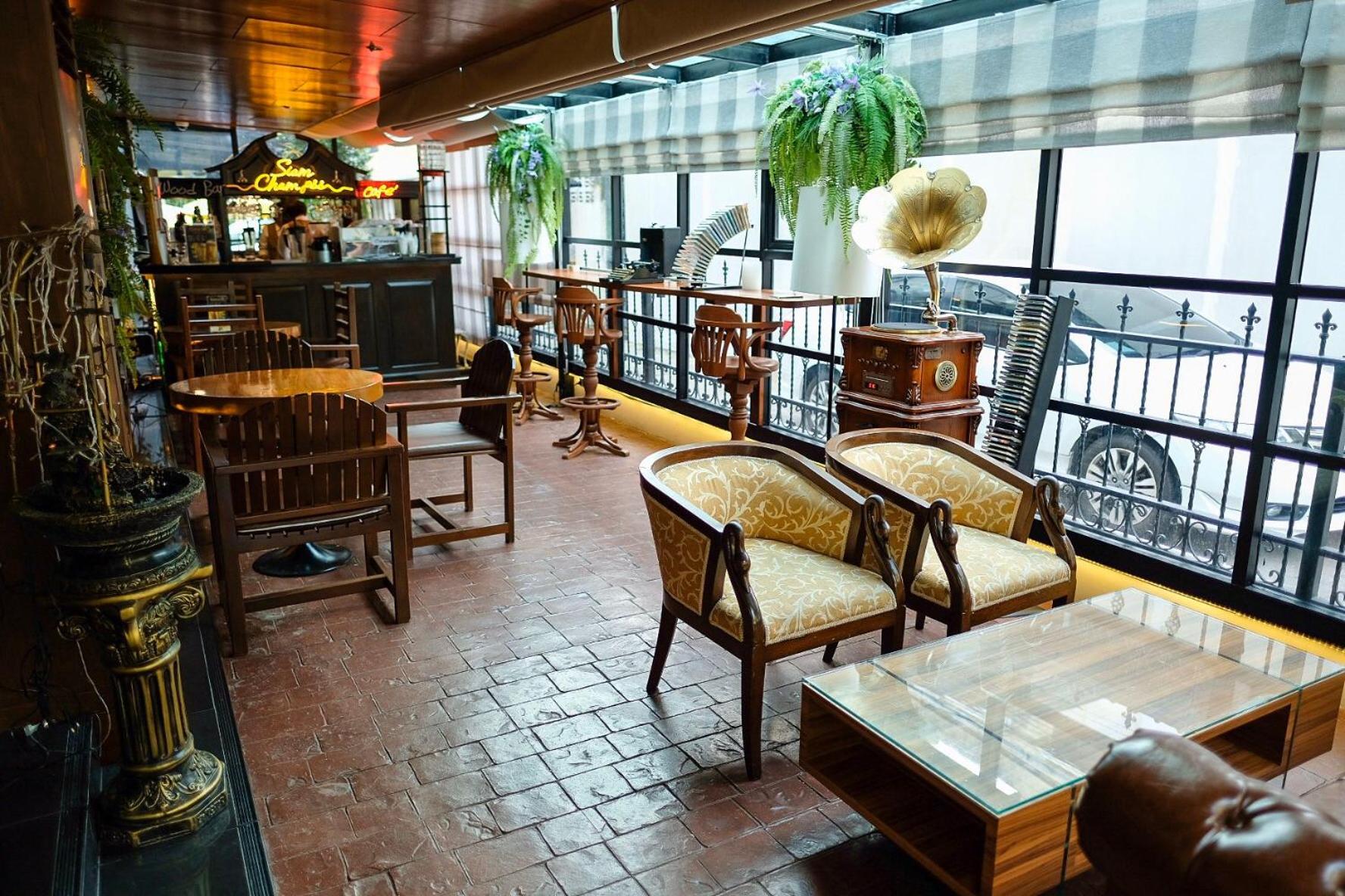 Siam Champs Elyseesi Unique Hotel 2