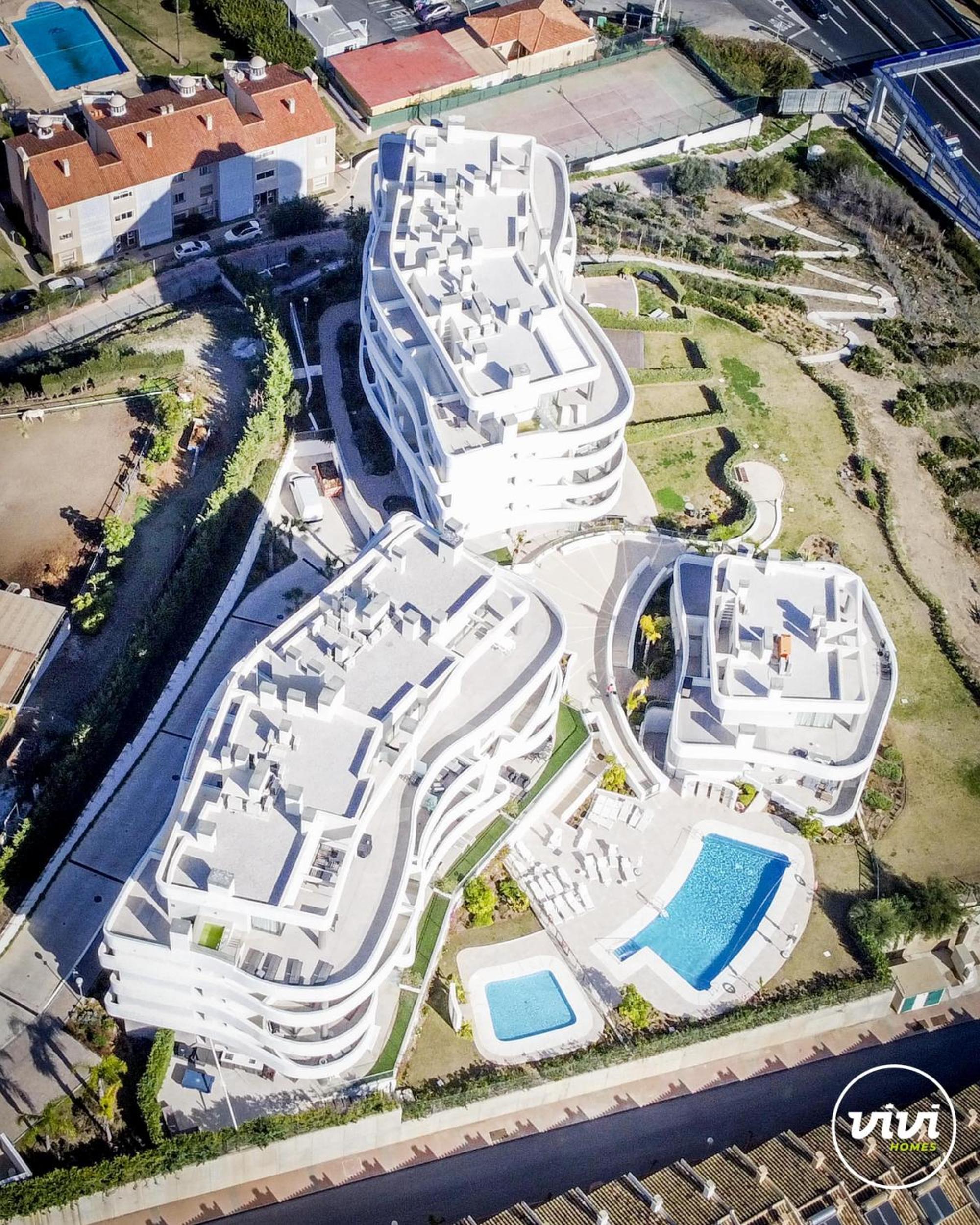 ViVi Homes - Emerald Pool, Sea View, Gym & Sauna