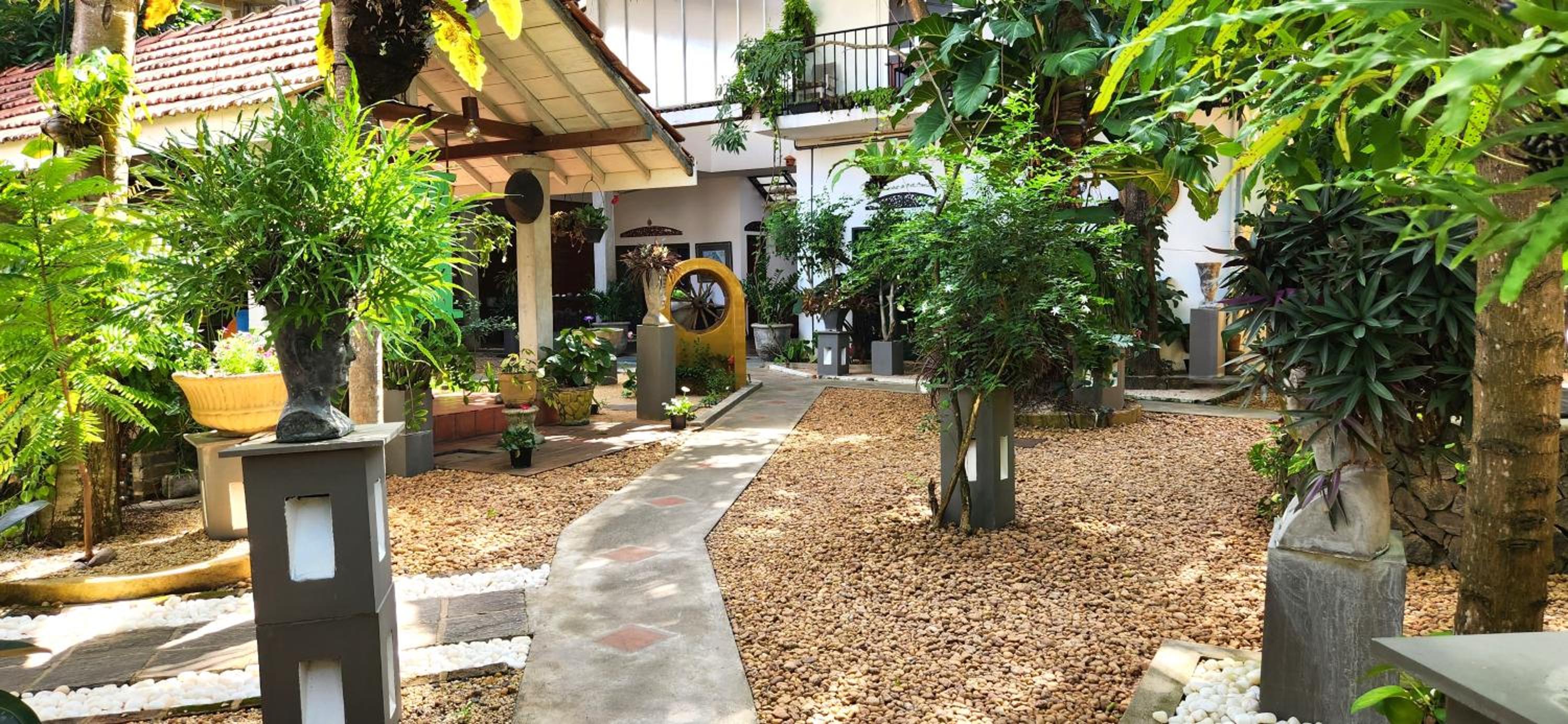 Gomez Place